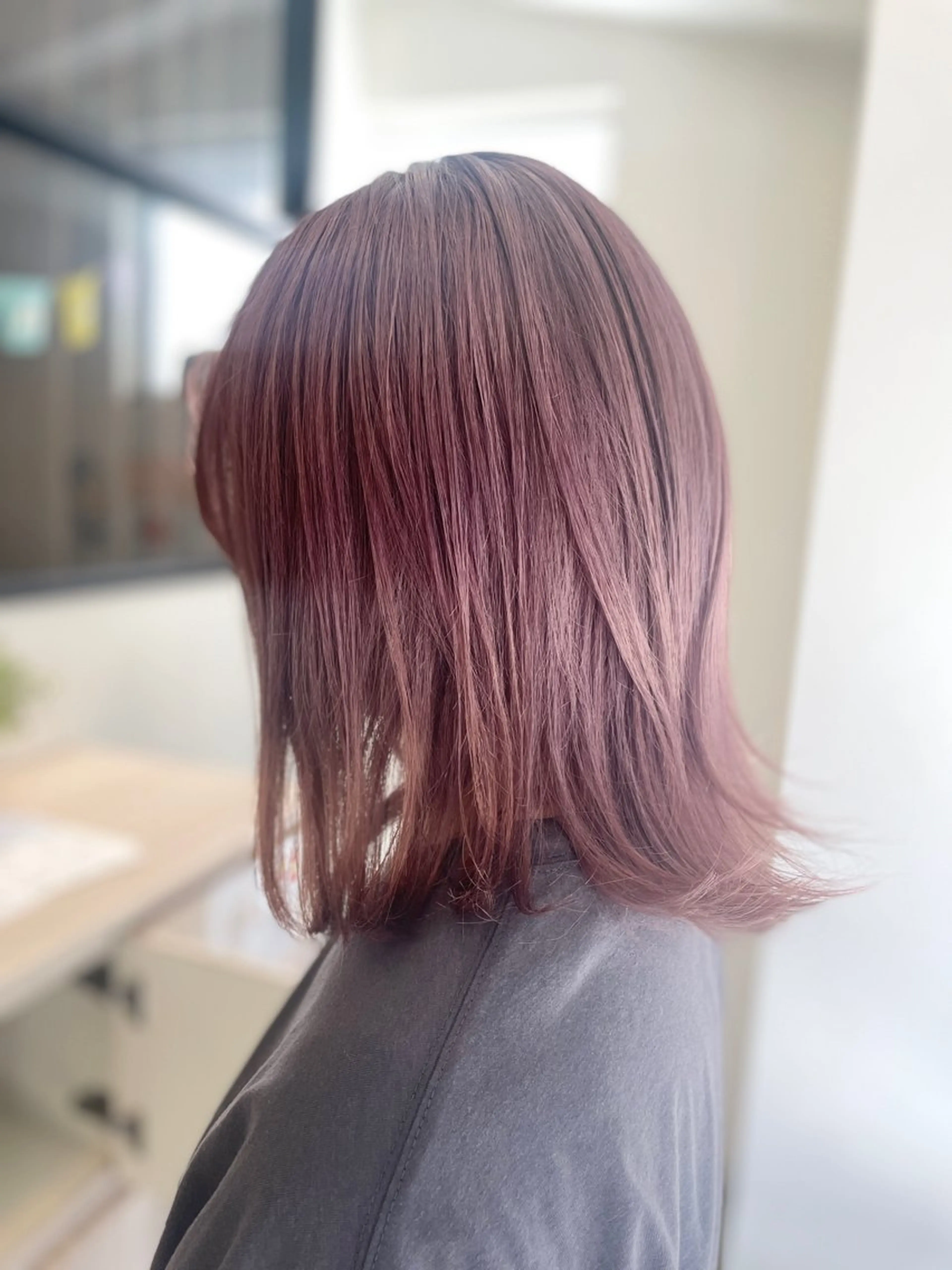 ミディアム ワンレンボブ ボブ 髪質改善 レイヤーカット 縮毛矯正 髪質改善専門 YOSHIのヘアスタイル