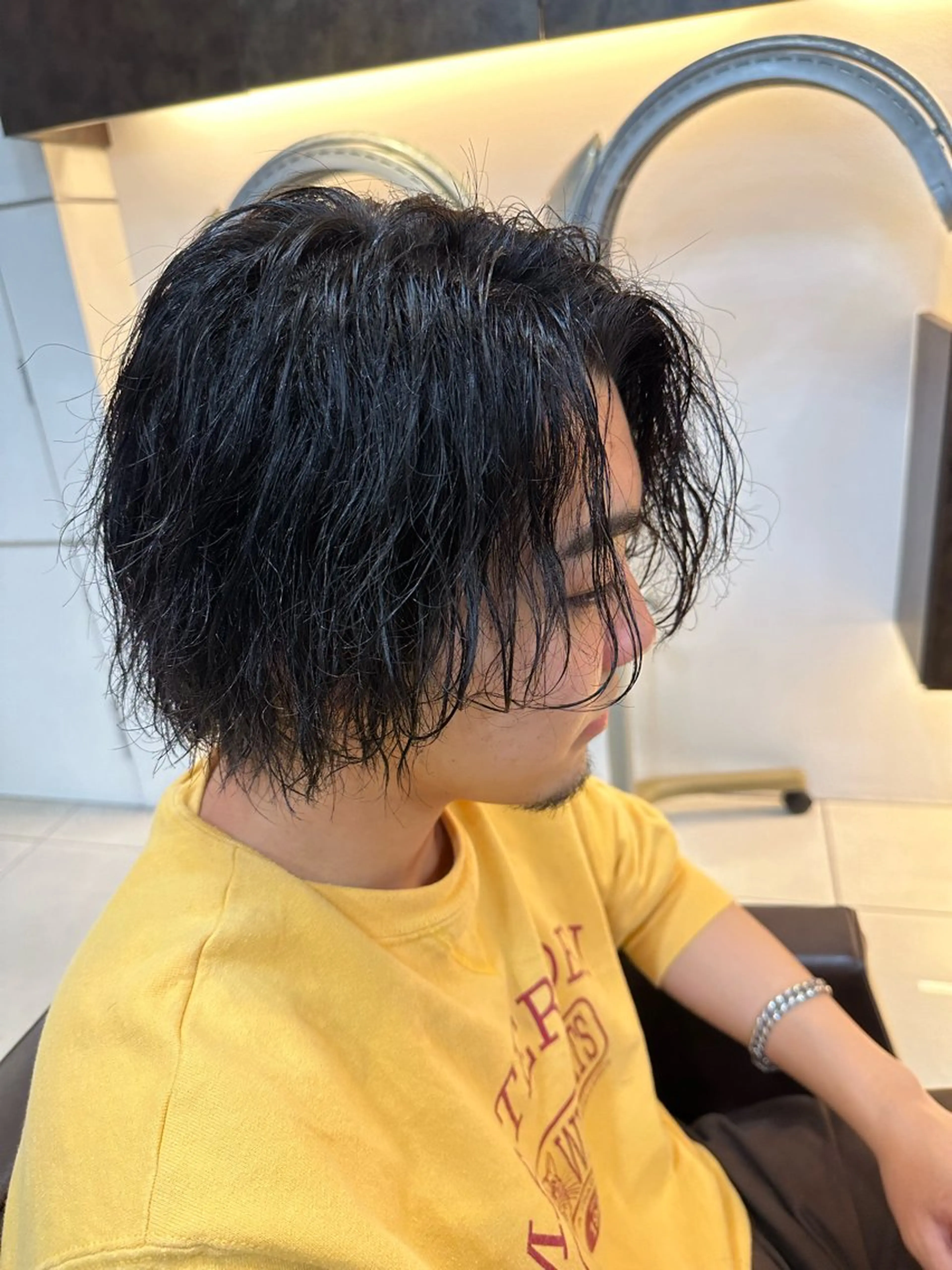 セミロング パーマ カット 海外風センターパート 健人のヘアスタイル