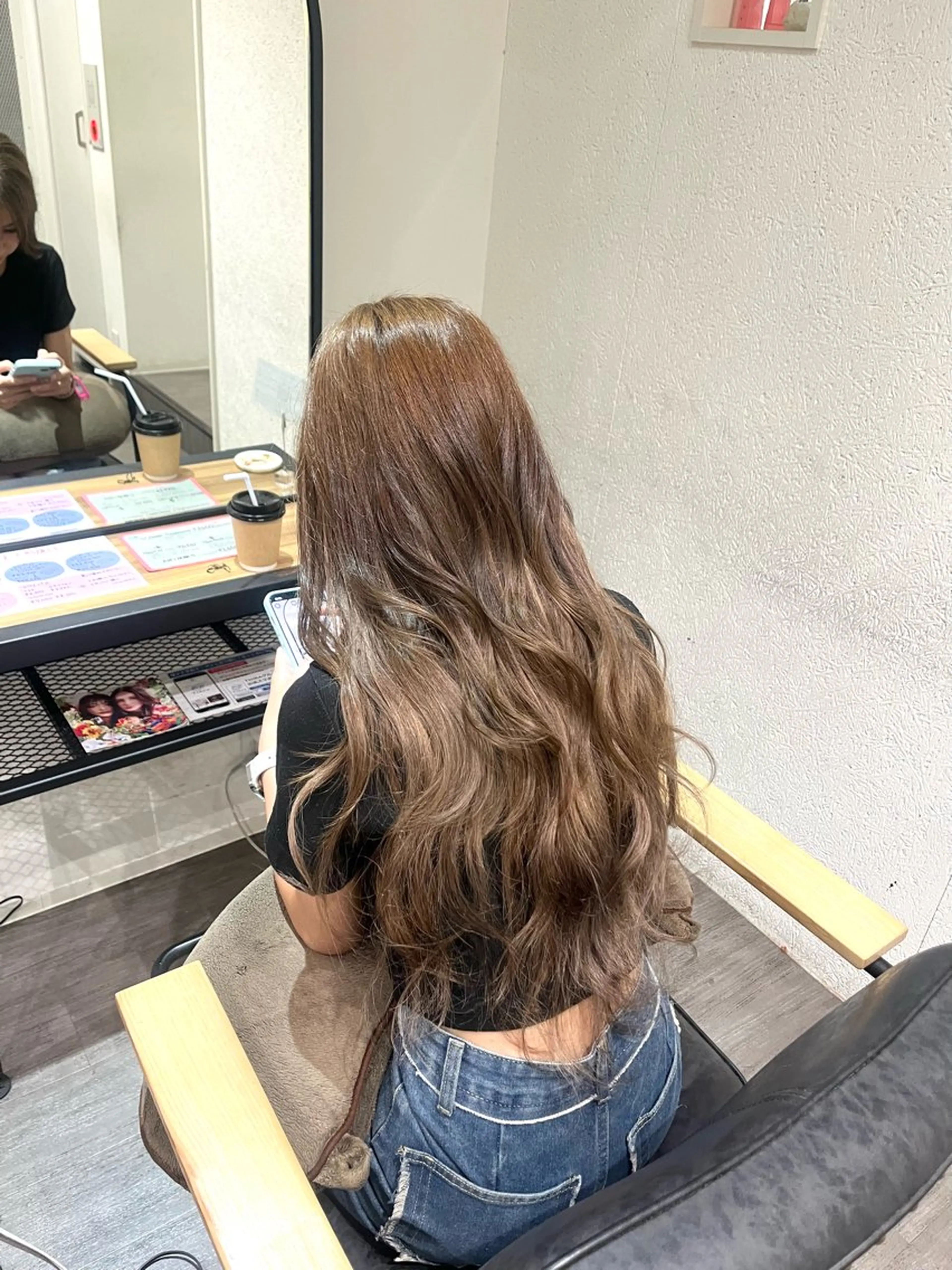 ロング カラー ベージュカラー ミルクティーベージュ cocotte🫧 絹村 琴美のヘアスタイル