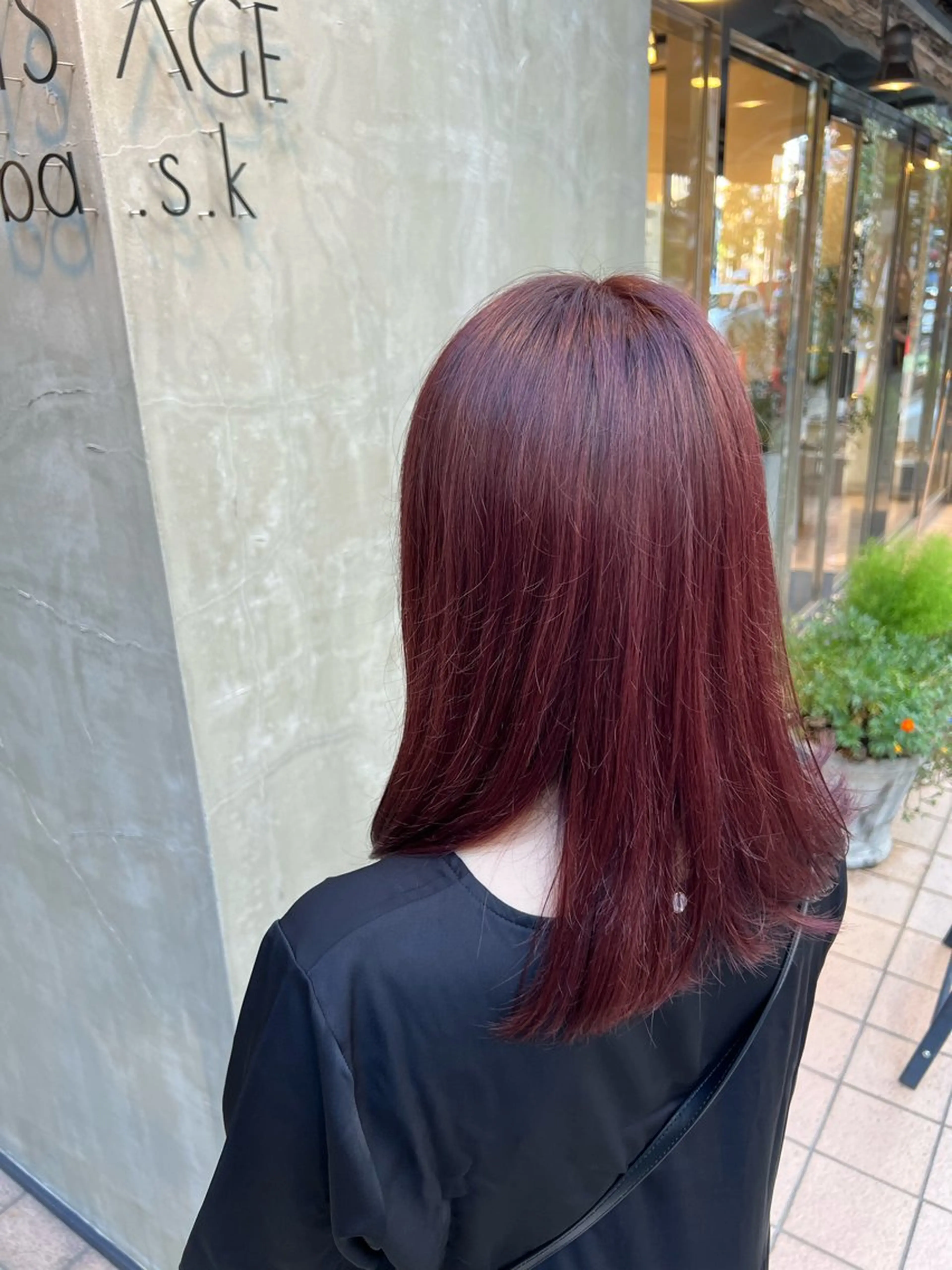 ミディアム カラー ブリーチ ボルドーカラー ピンクカラー ヘアカラー トリートメント いぐちしょうた🫧 VISAGEbaskのヘアスタイル