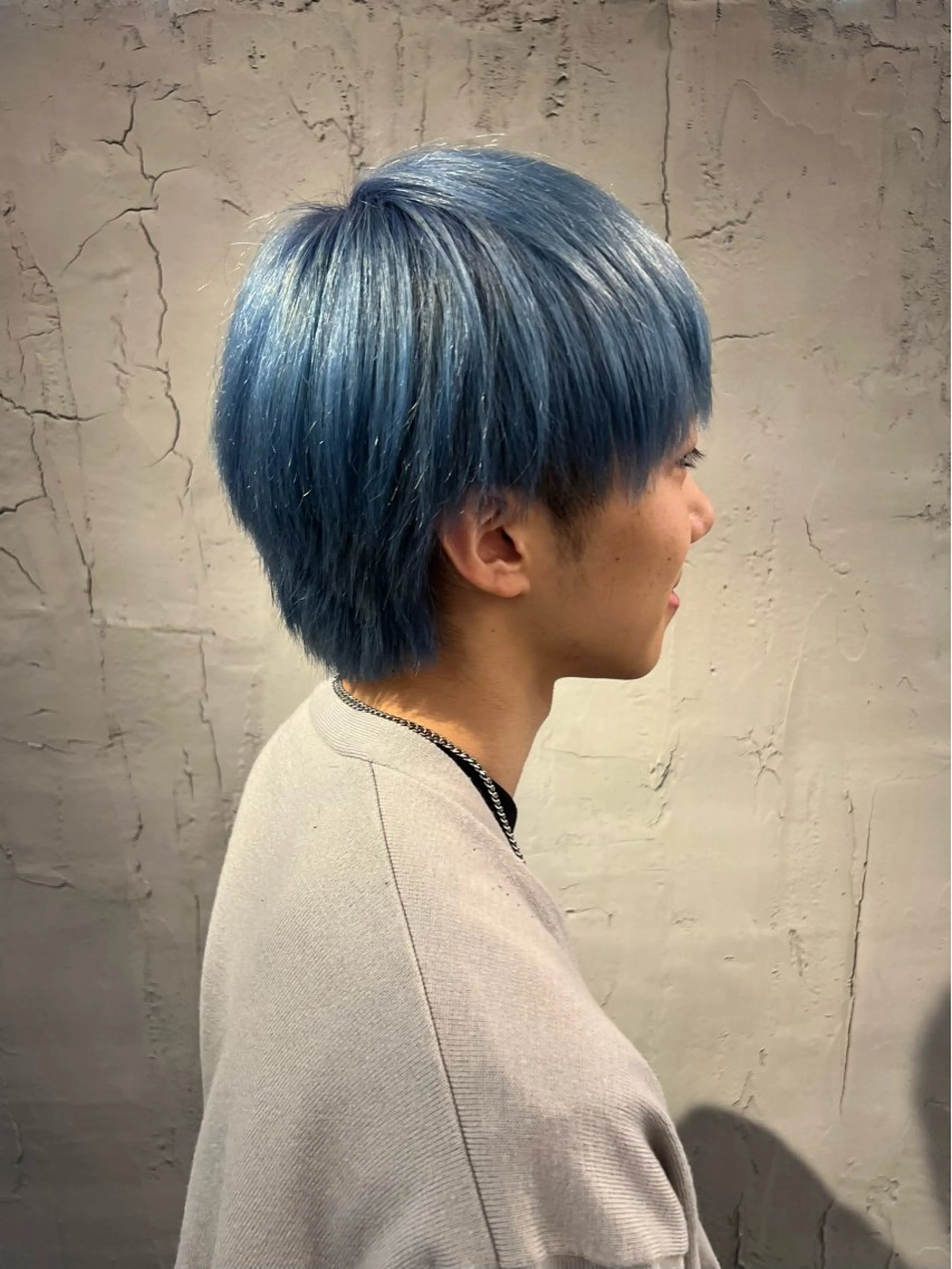 カラー メンズ ブロンド ブルーカラー シルバー ホワイトシルバー カット ヘアカラー トリートメント いぐちしょうた🫧 VISAGEbaskのヘアスタイル