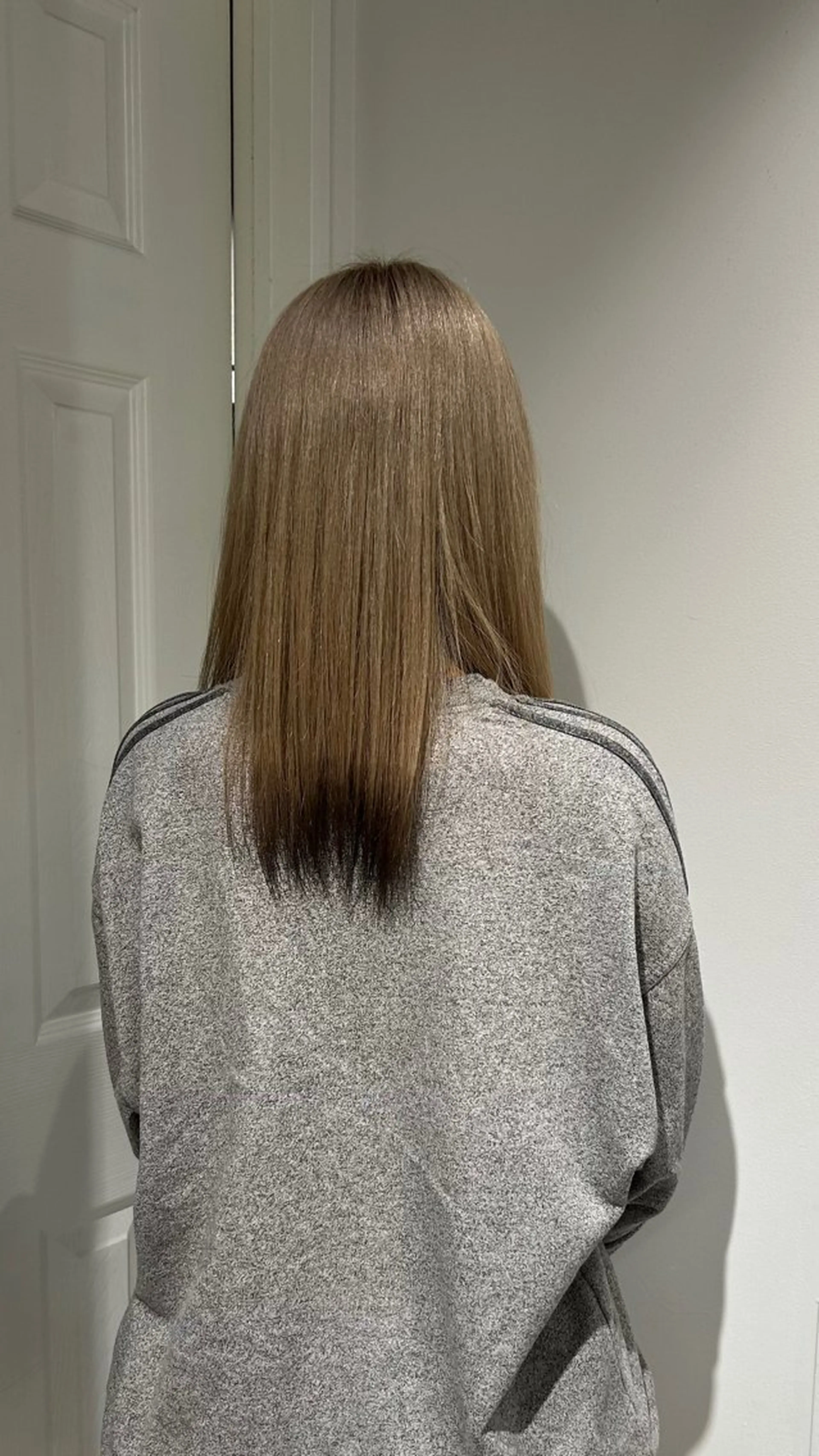 セミロング カラー ヘアカラー トリートメント himari💜 ハイトーンカラーのヘアスタイル