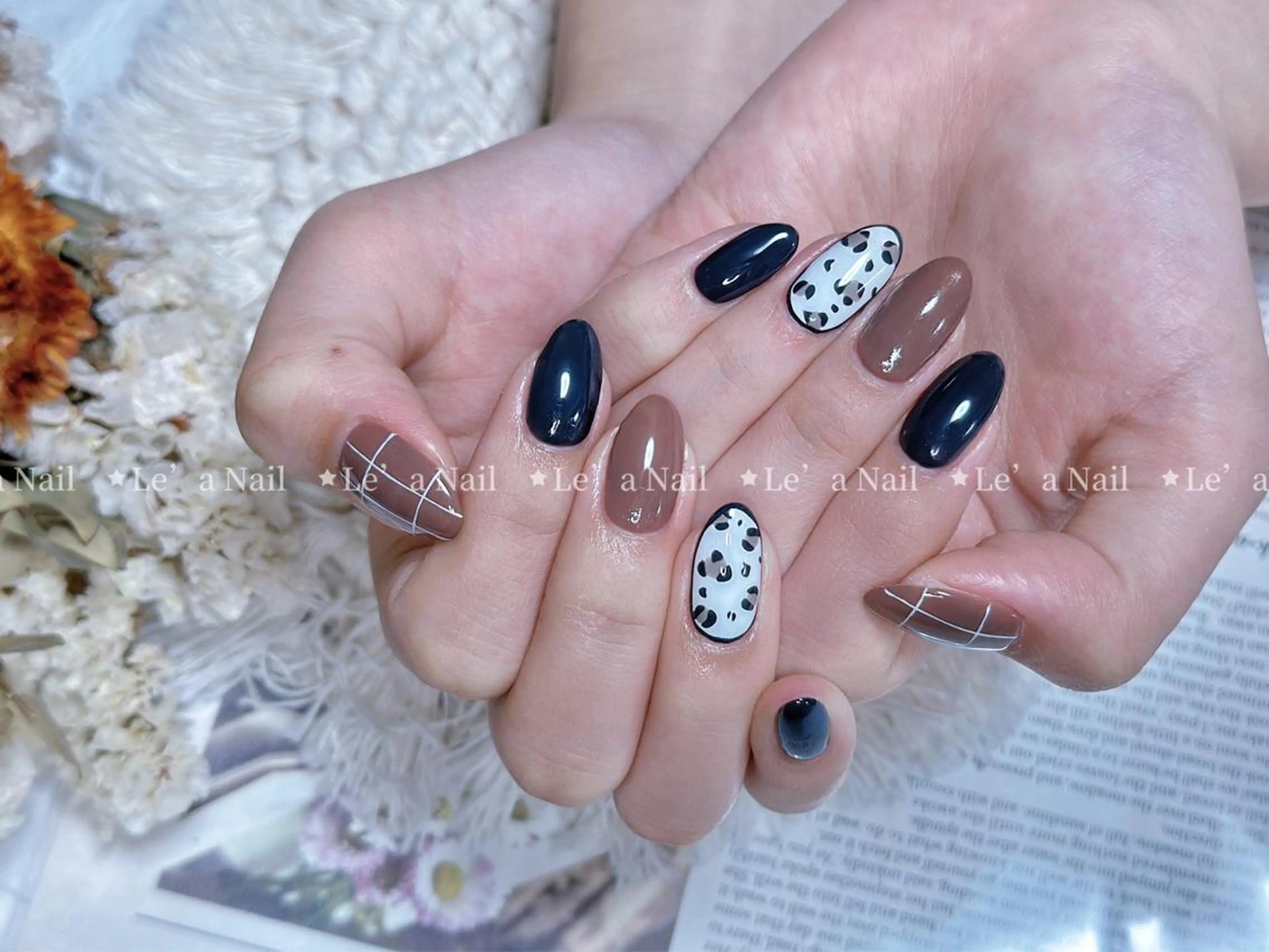 ミディアム カラー ネイル Le’a NailSalonのネイルデザイン