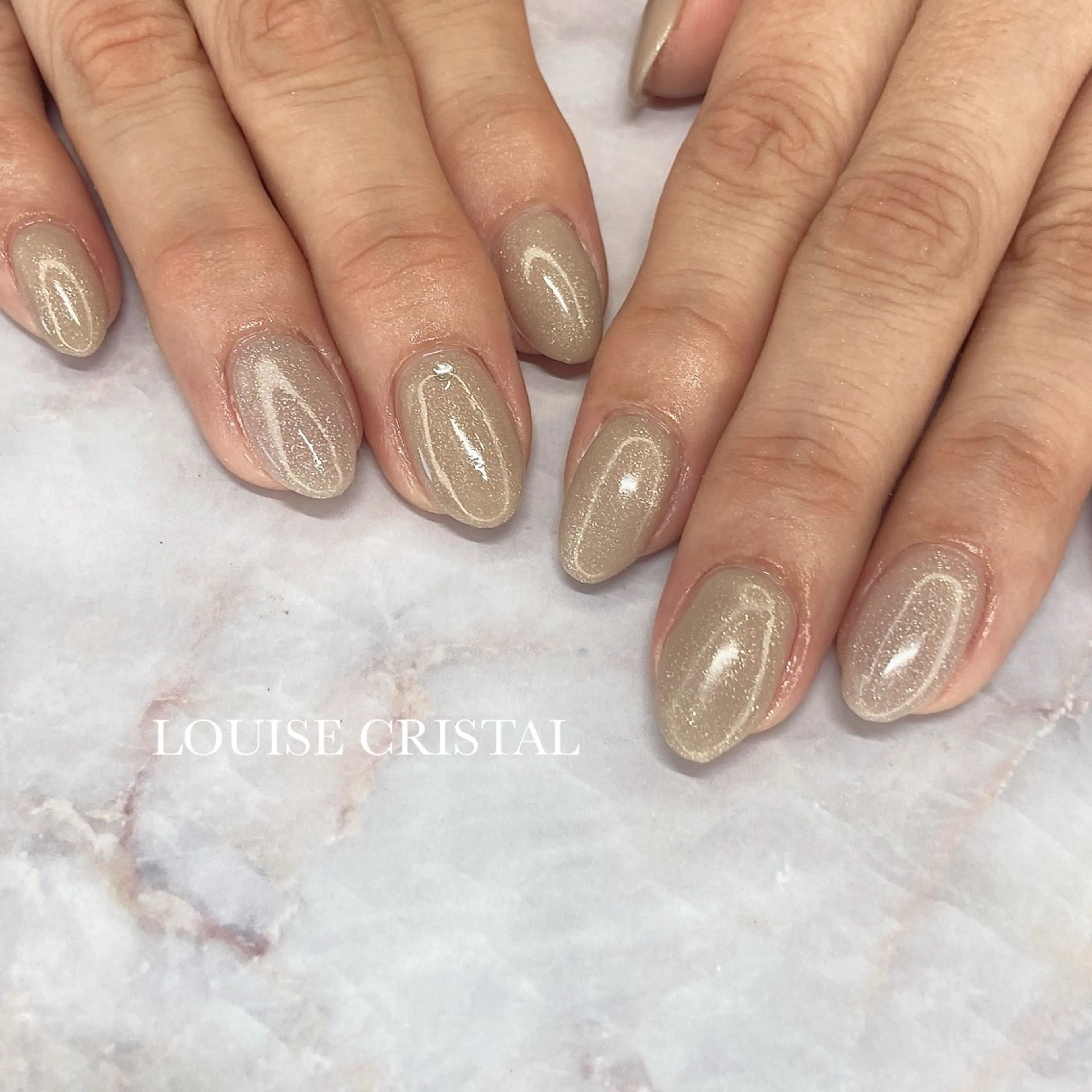 ネイル ハンドネイル LOUISE CRYSTALのネイルデザイン