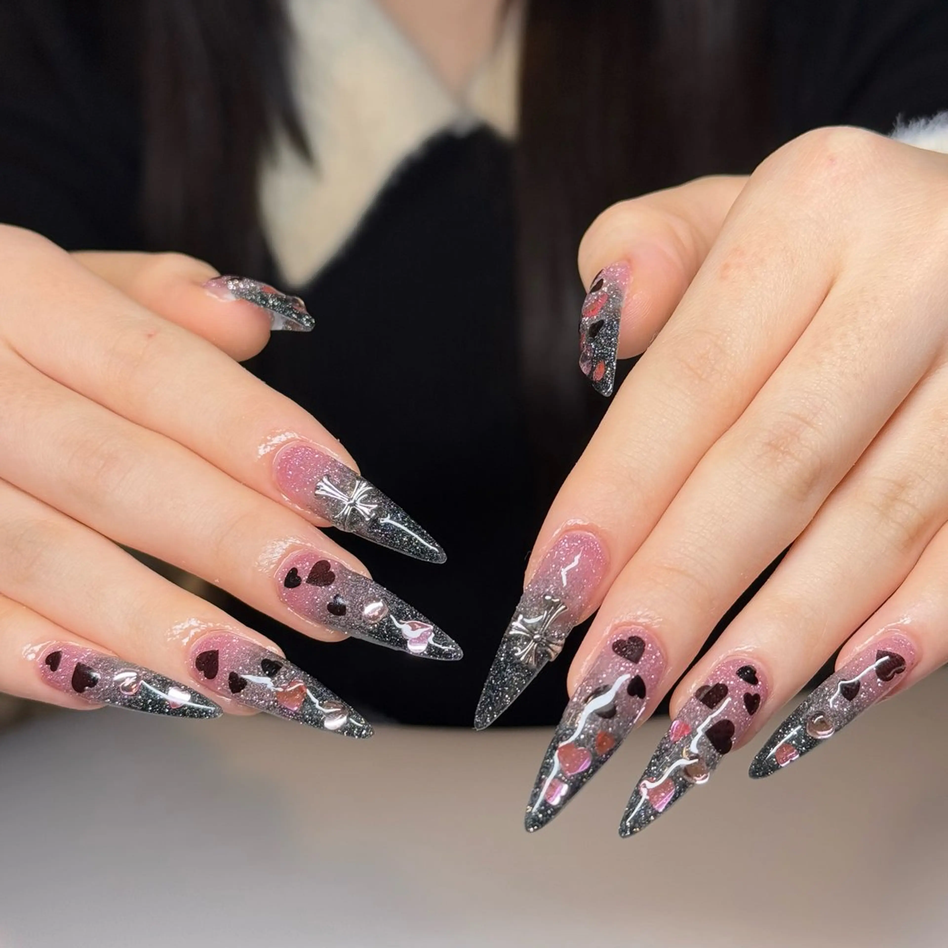 ネイル チークネイル フレンチネイル グラデーション キラキラネイル 韓国ネイル ハンドネイル Risa_ Nailのネイルデザイン