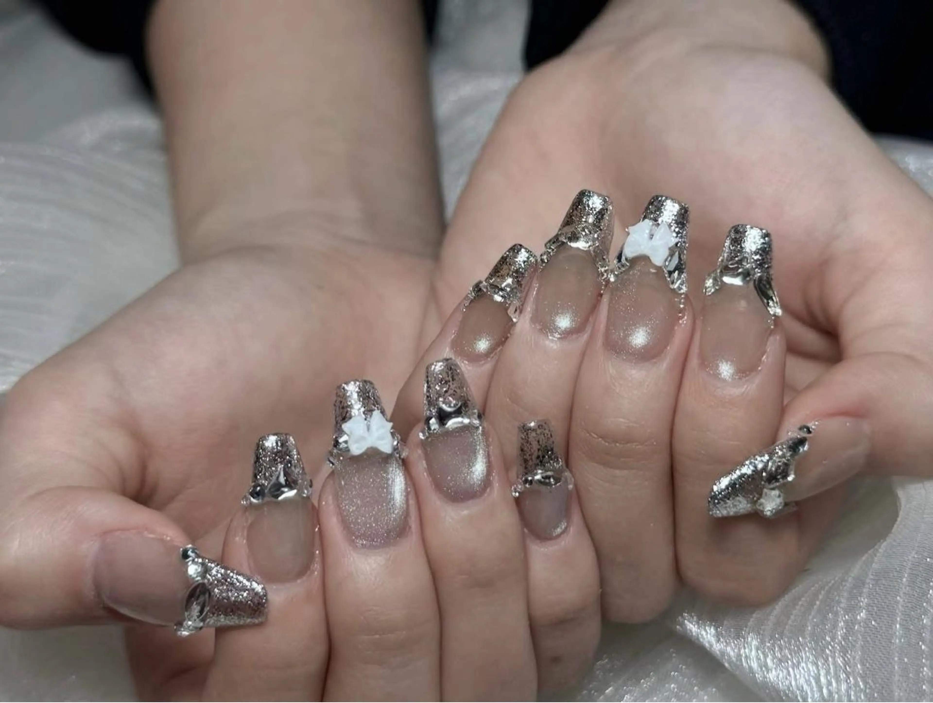 ネイル チークネイル フレンチネイル グラデーション キラキラネイル 韓国ネイル ハンドネイル Minette nailHuongのネイルデザイン