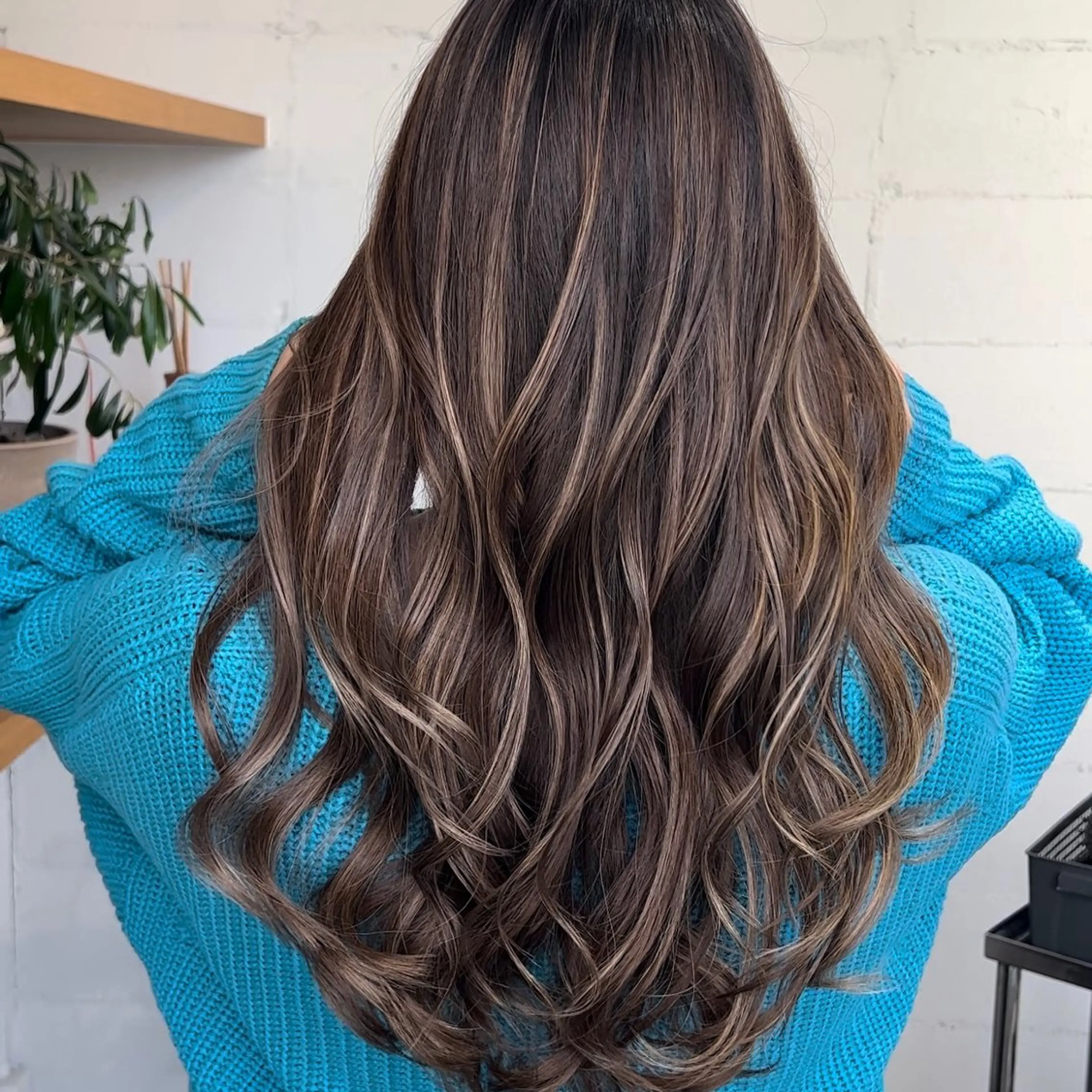 ロング カラー リサ tonieのヘアスタイル