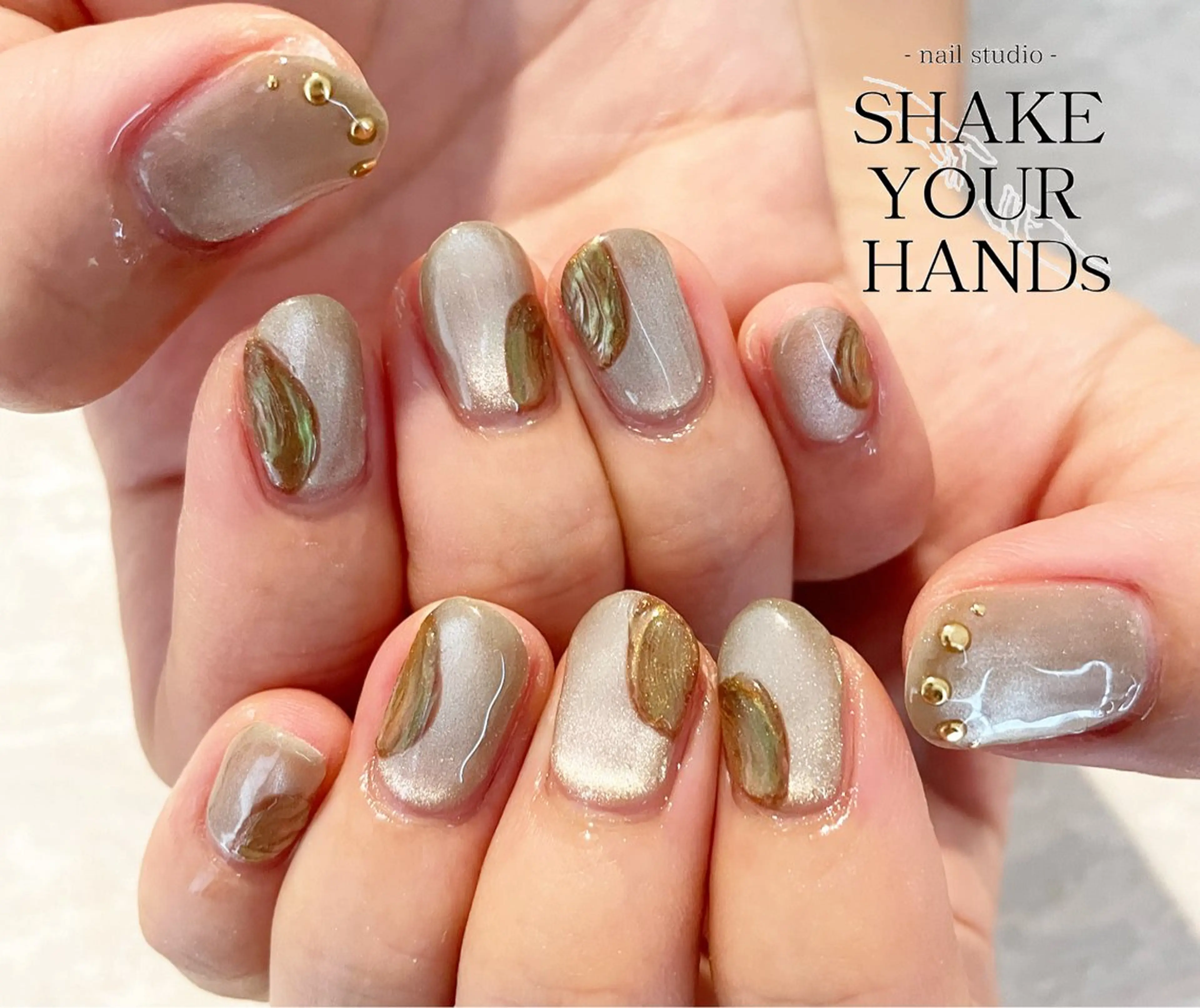 ネイル マグネットネイル ミラーネイル ネイルスタジオ シェイクユアハンズのネイルデザイン