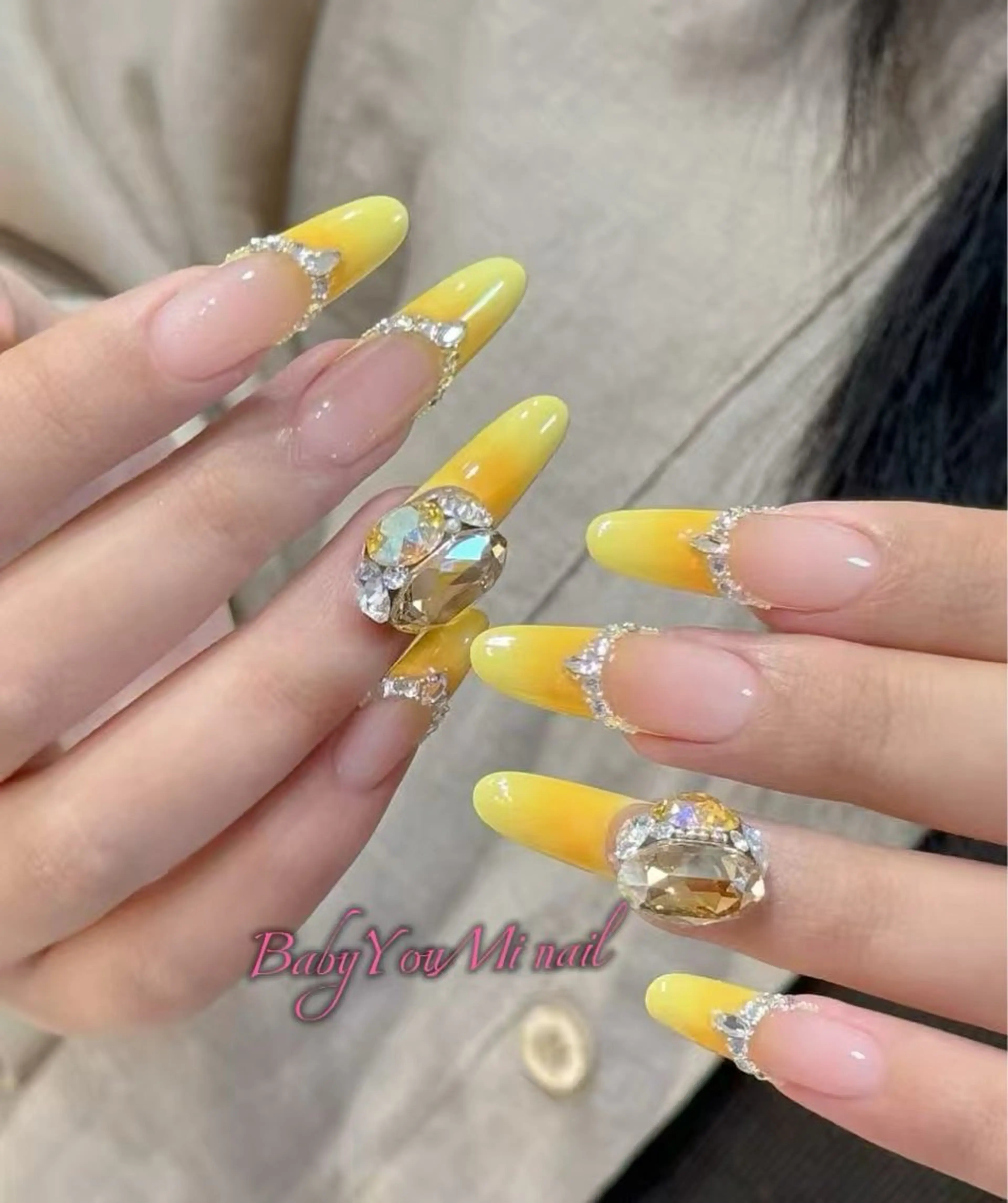 ネイル オーロラネイル フラワーネイル フットネイル フレンチネイル ジェルネイル ハンドネイル BabyYouMi nailのネイルデザイン