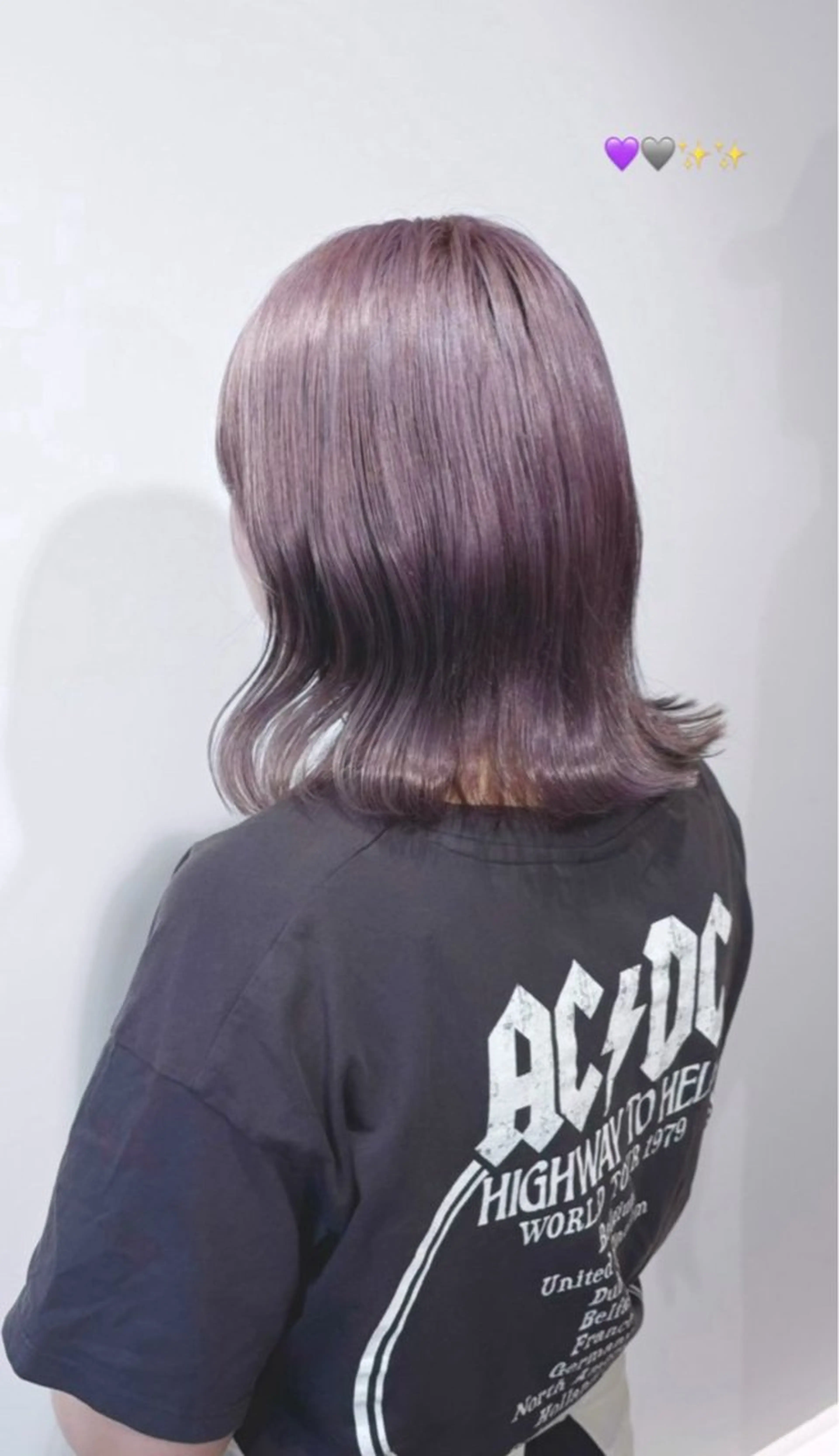 カラー ブリーチ ニトウ レイナのヘアスタイル