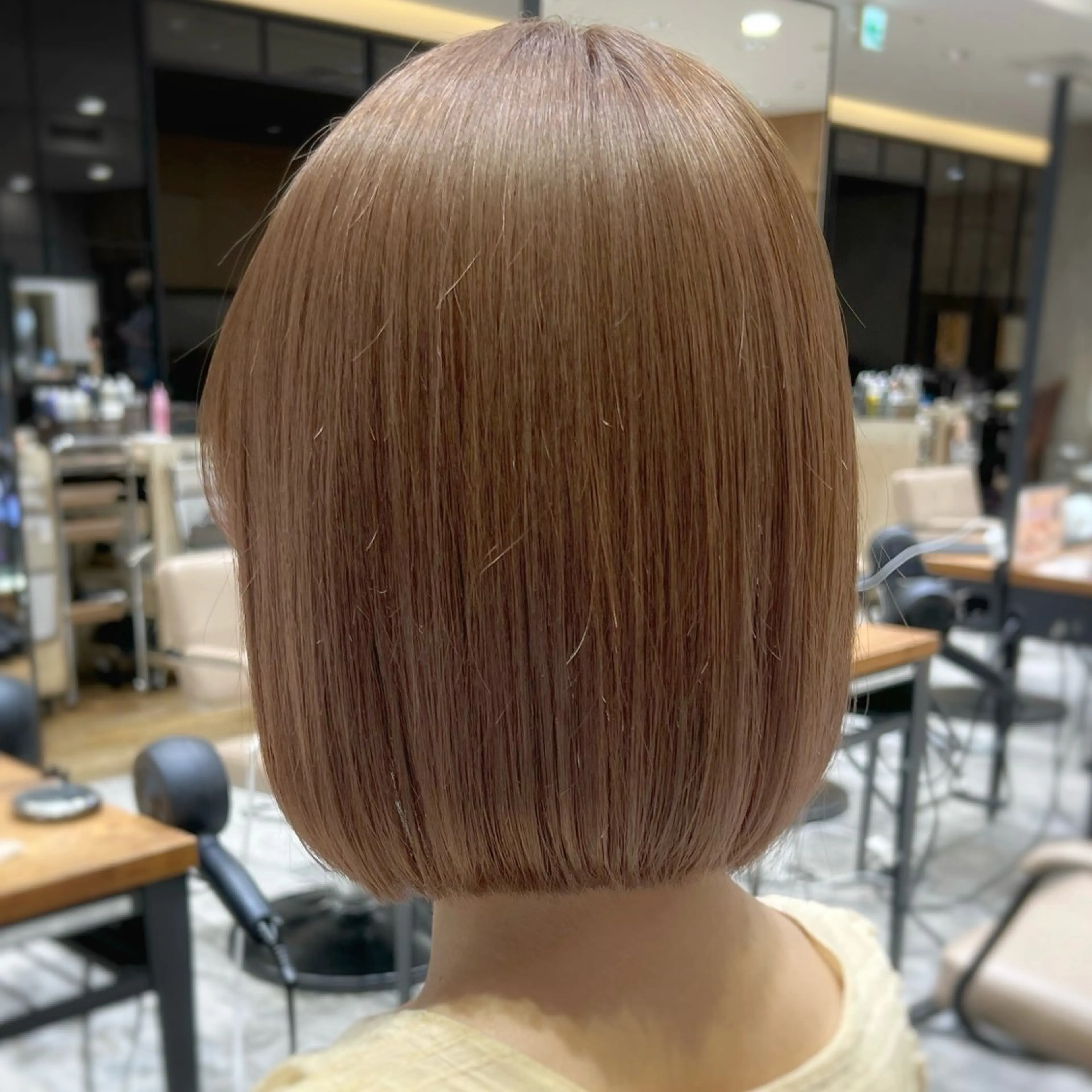 ショート カラー 💍新宿ショート 💍岩田莉奈のヘアスタイル