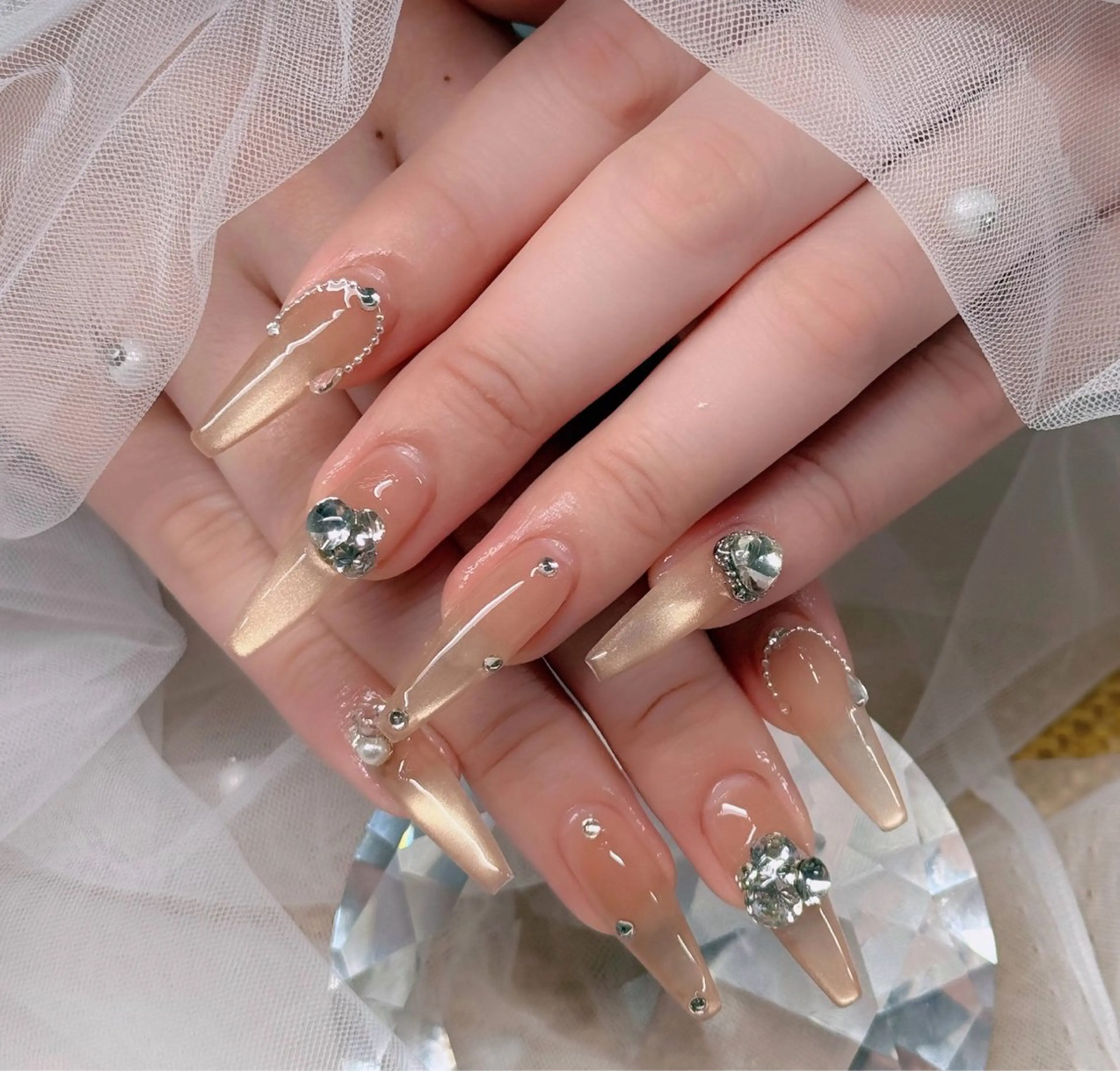 ネイル 長さ出し フレンチネイル 韓国ネイル レース マグネットネイル ハンドネイル 波 なみのネイルデザイン