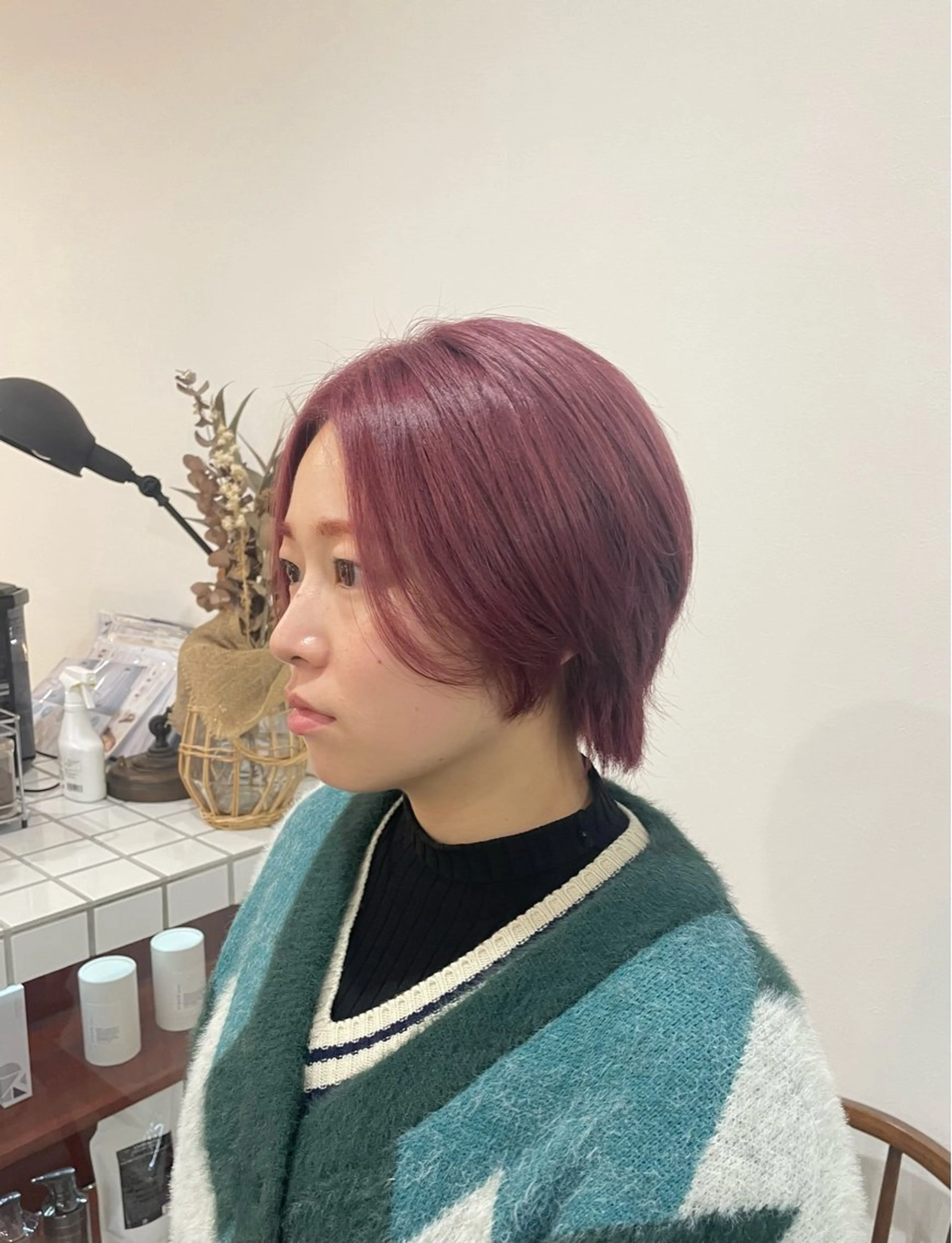 ショート カラー ピンクカラー 岡田 駿也のヘアスタイル