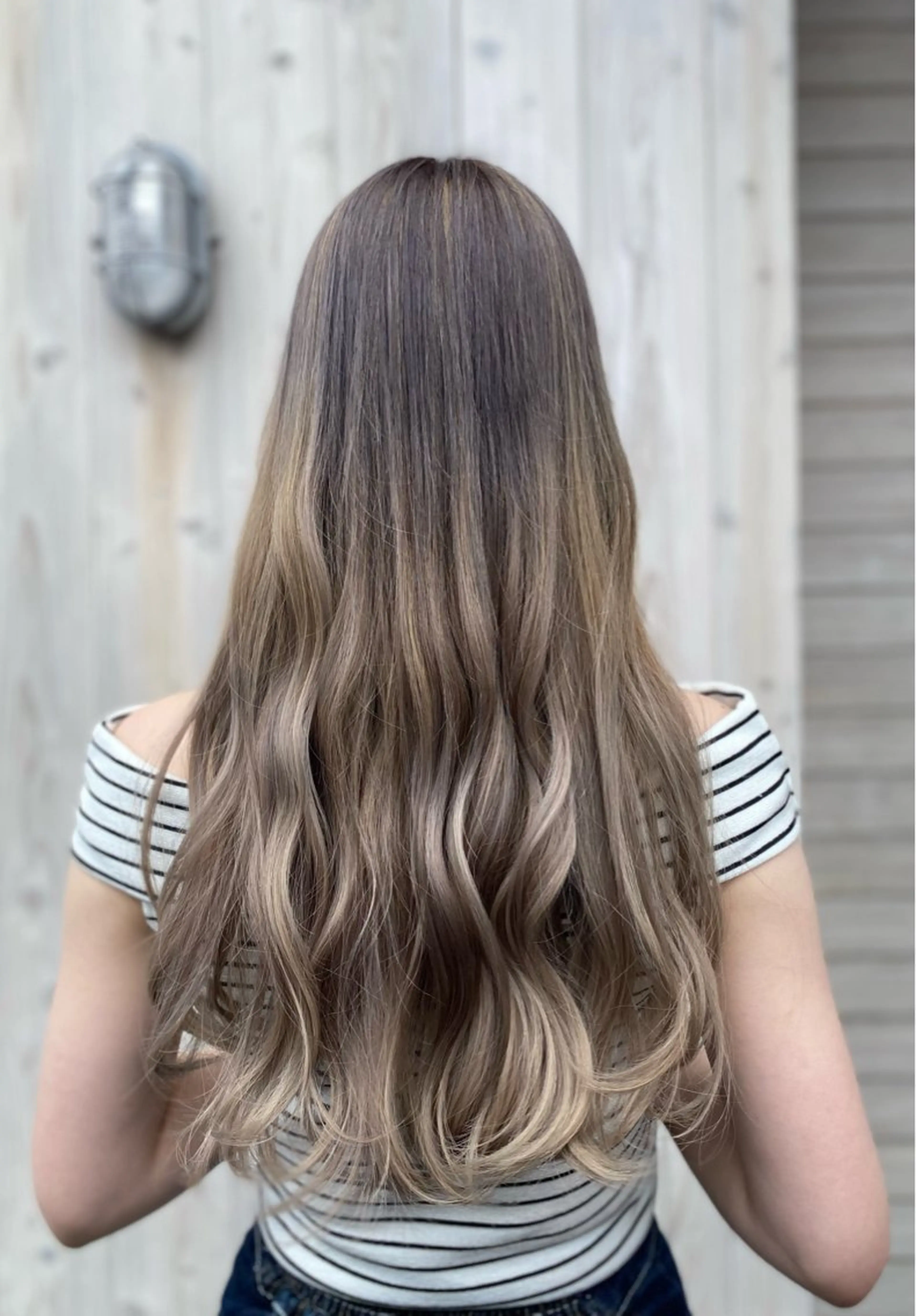 ロング カラー 山西 真琴のヘアスタイル