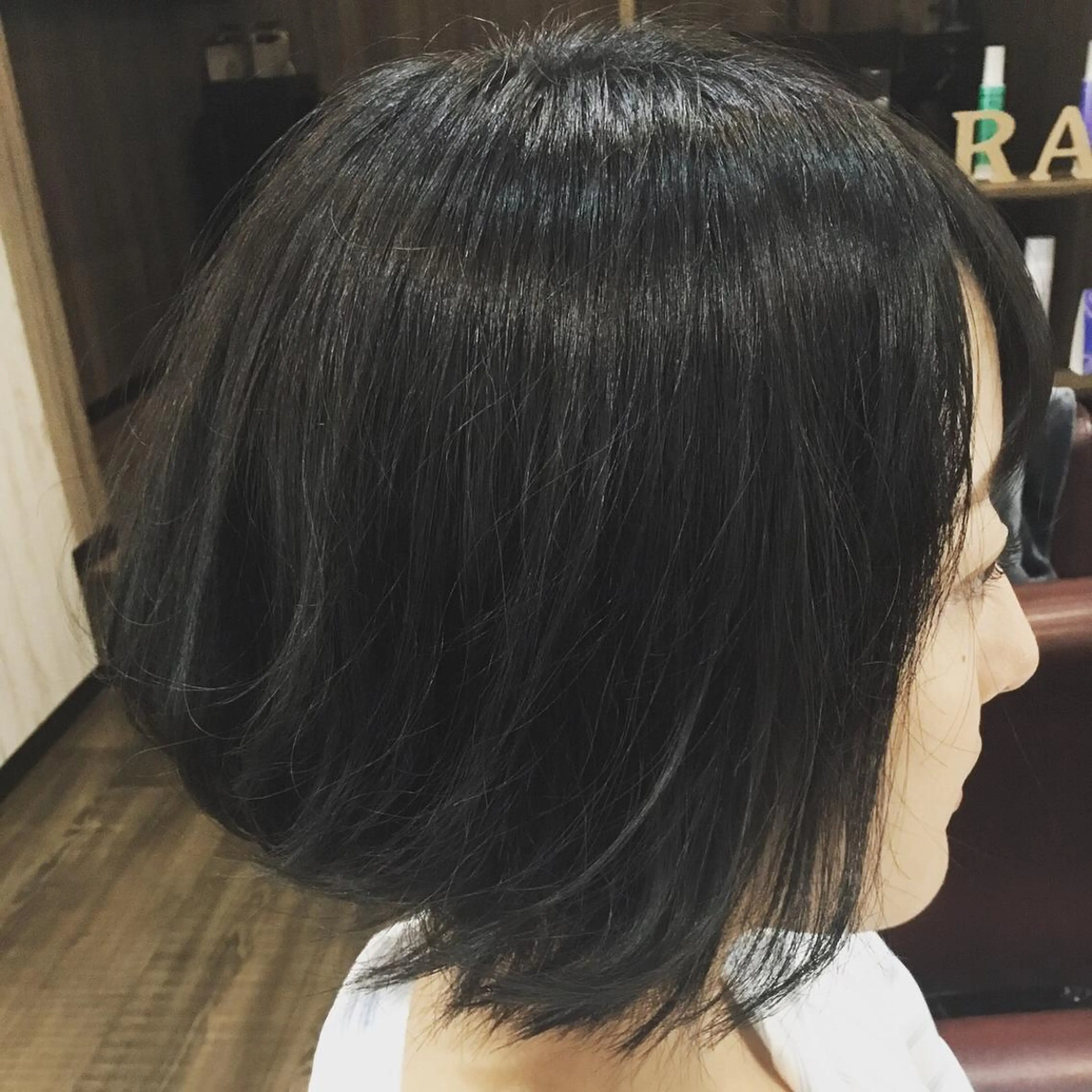 ショート カラー embrace エンブレイスのヘアスタイル