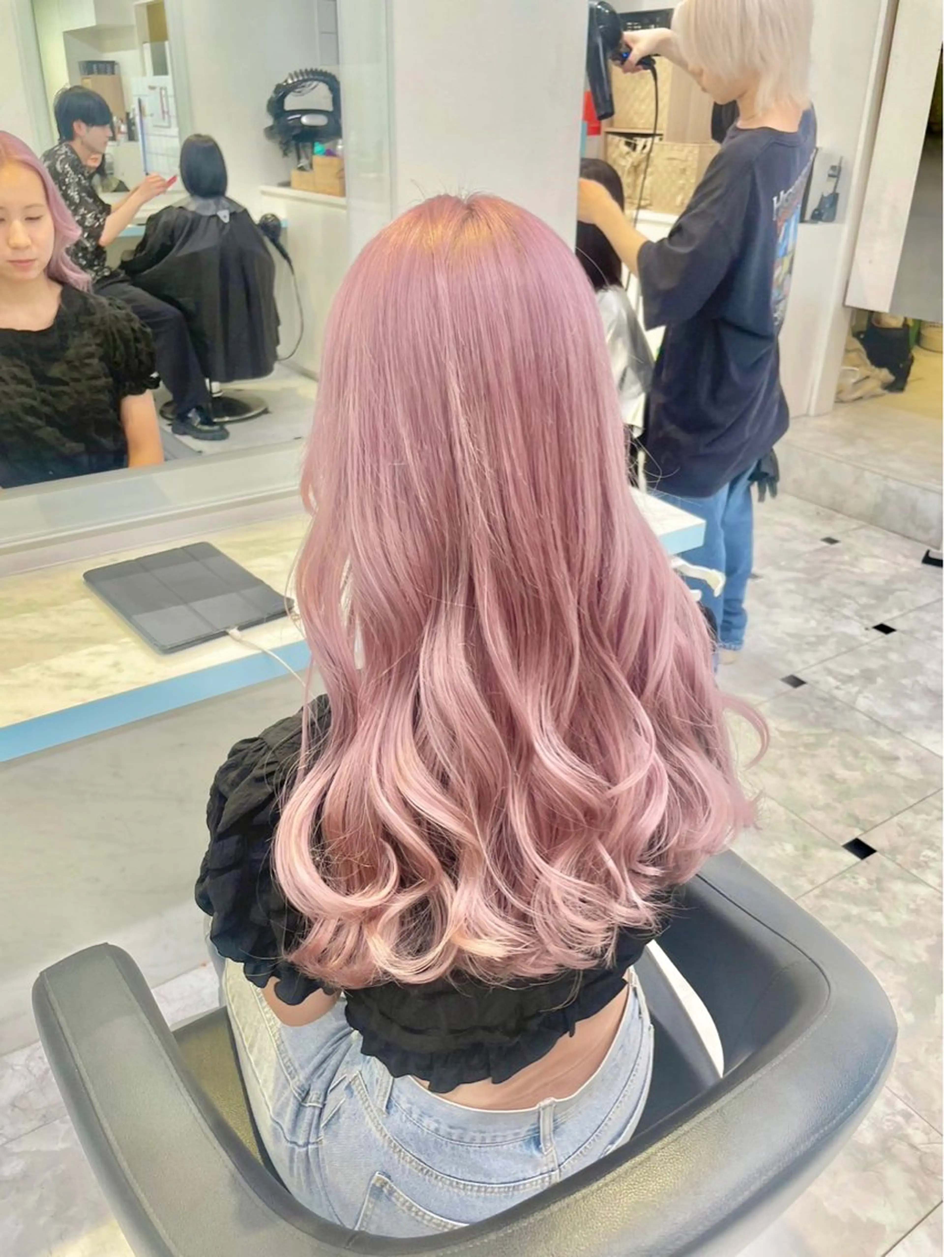 ロング カラー ヘアアレンジ 韓国レイヤー&ピンク 艶髪🩶maikoのヘアスタイル