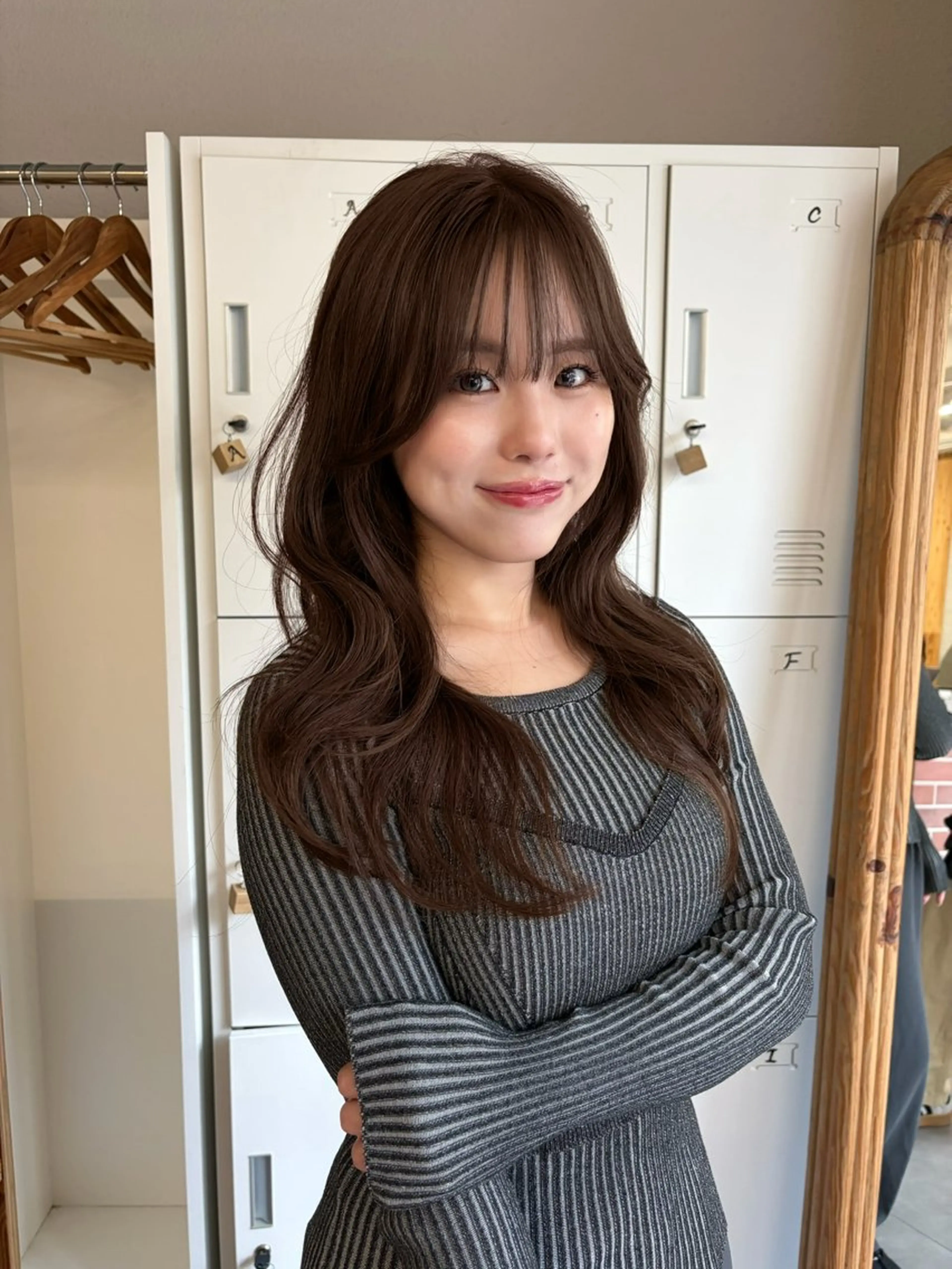 ロング ロングレイヤー ケアカラー ピンクブラウン ボブ 顔まわりレイヤー レイヤーカット/ 酸性ストレート梅田のヘアスタイル