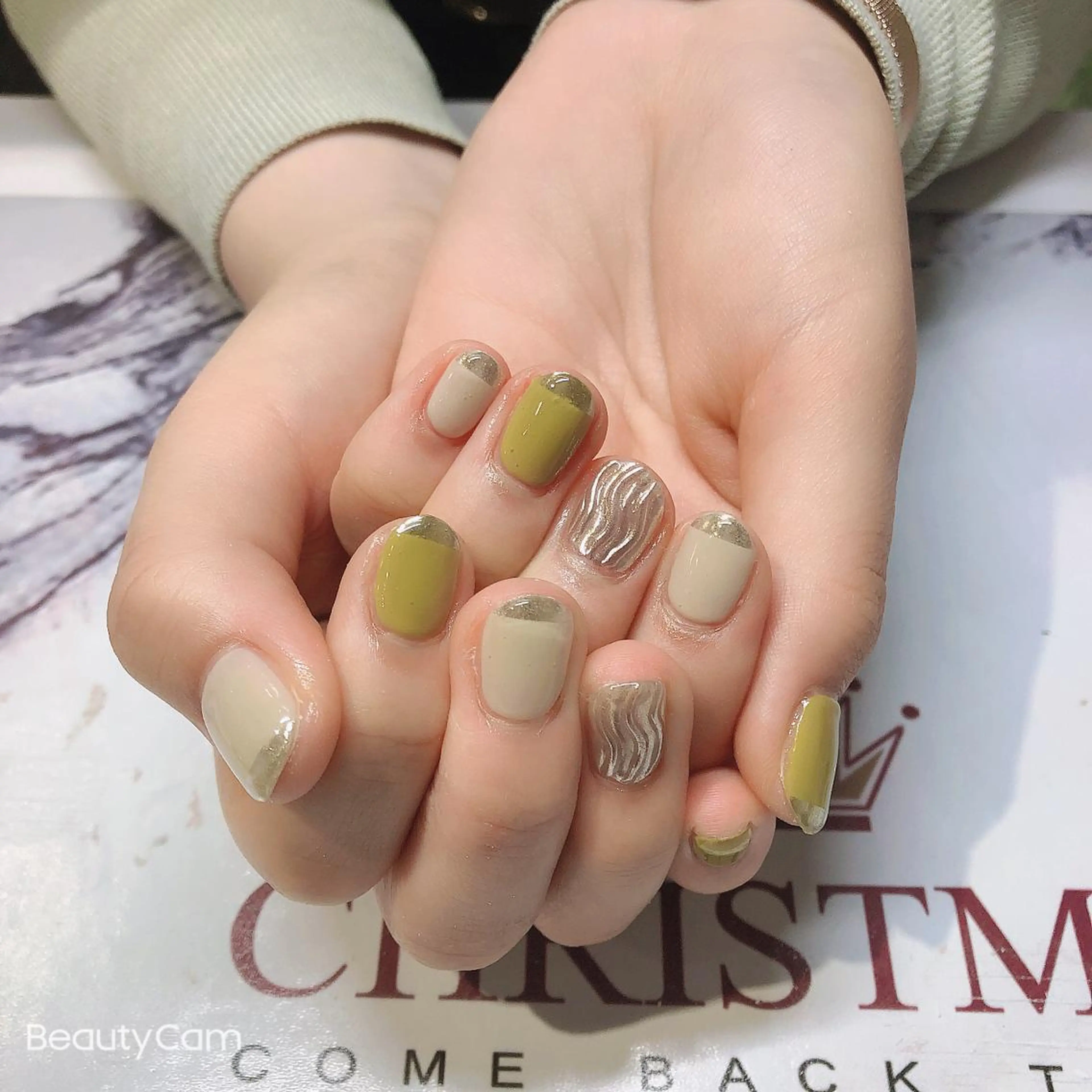 ネイル ガレンドウ 白澤 愛子のネイルデザイン