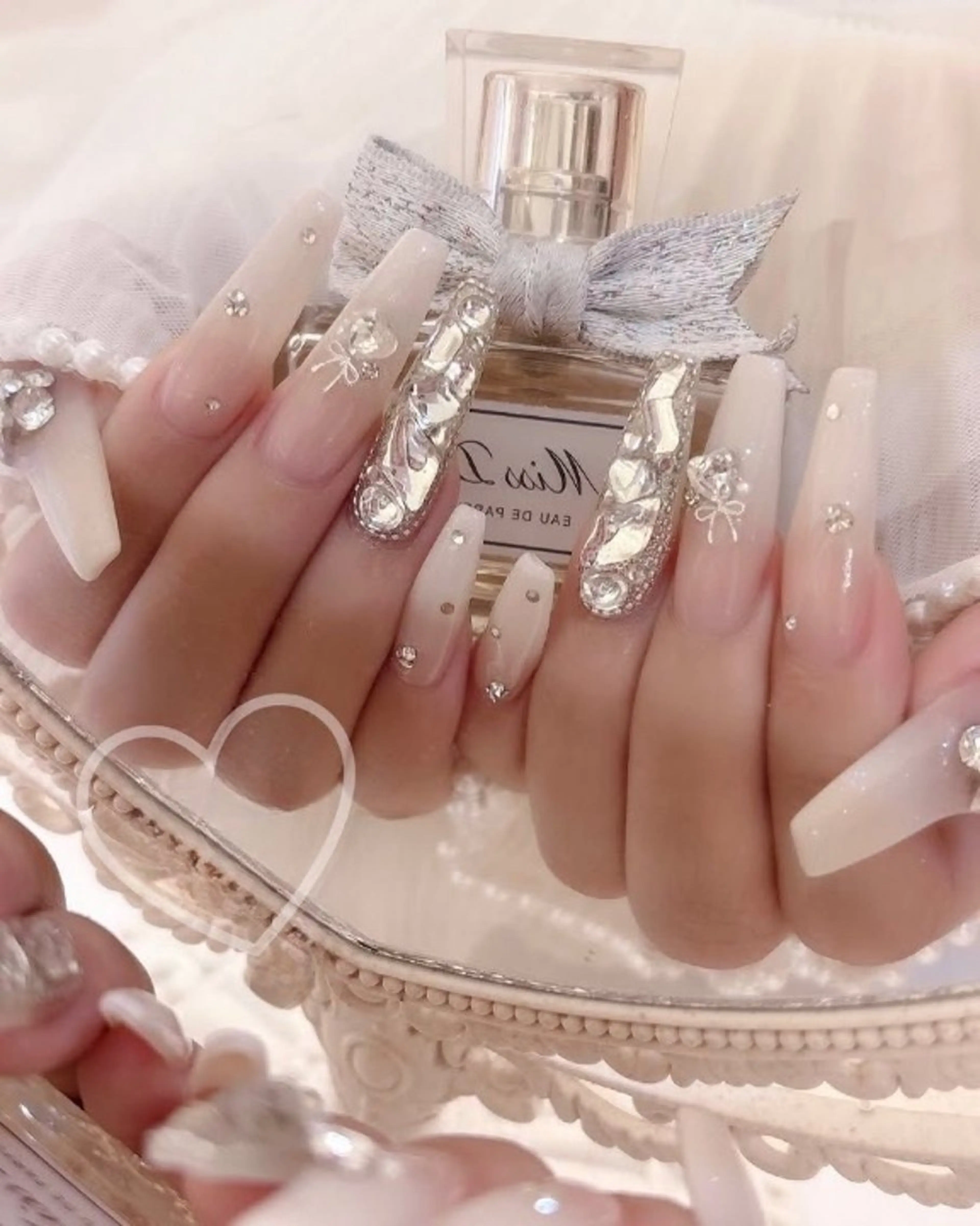カラー グラデーションカラー ピンクカラー ハンドネイル AIN Nailのネイルデザイン
