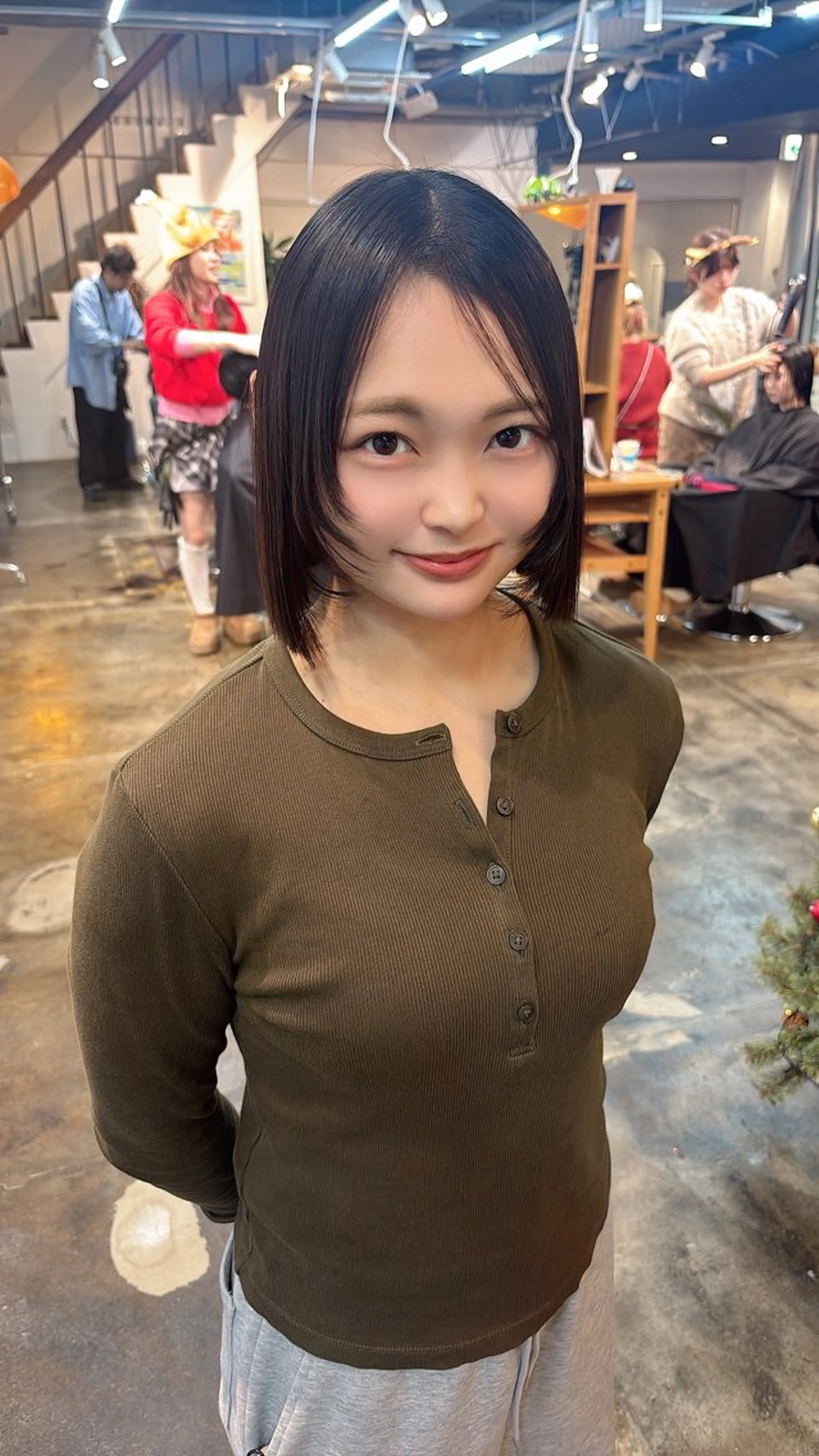 ミディアム ボブ 日比野 紅杏のヘアスタイル