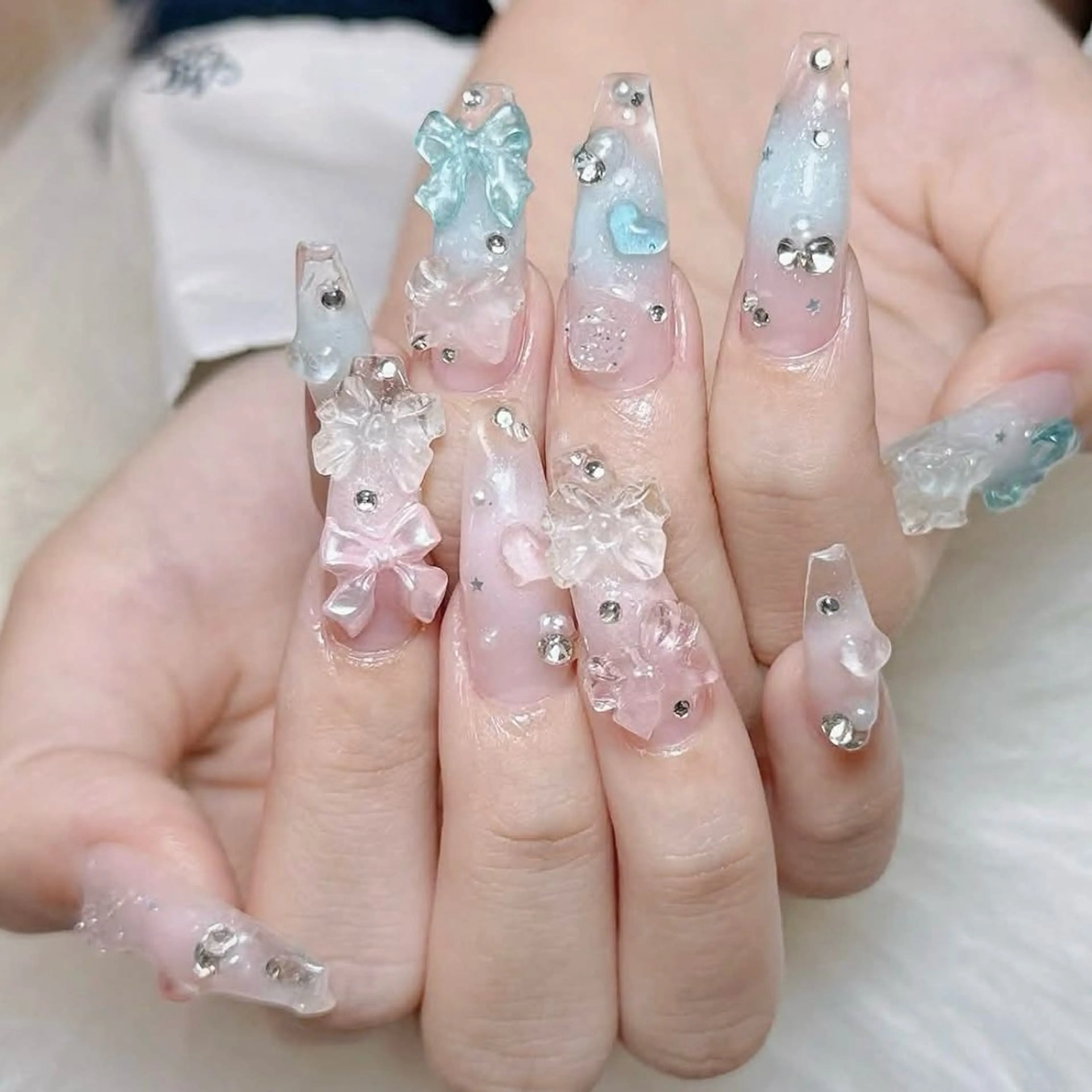 ネイル ハンドネイル ハンドケア Anh Nail 歌舞伎町のネイルデザイン