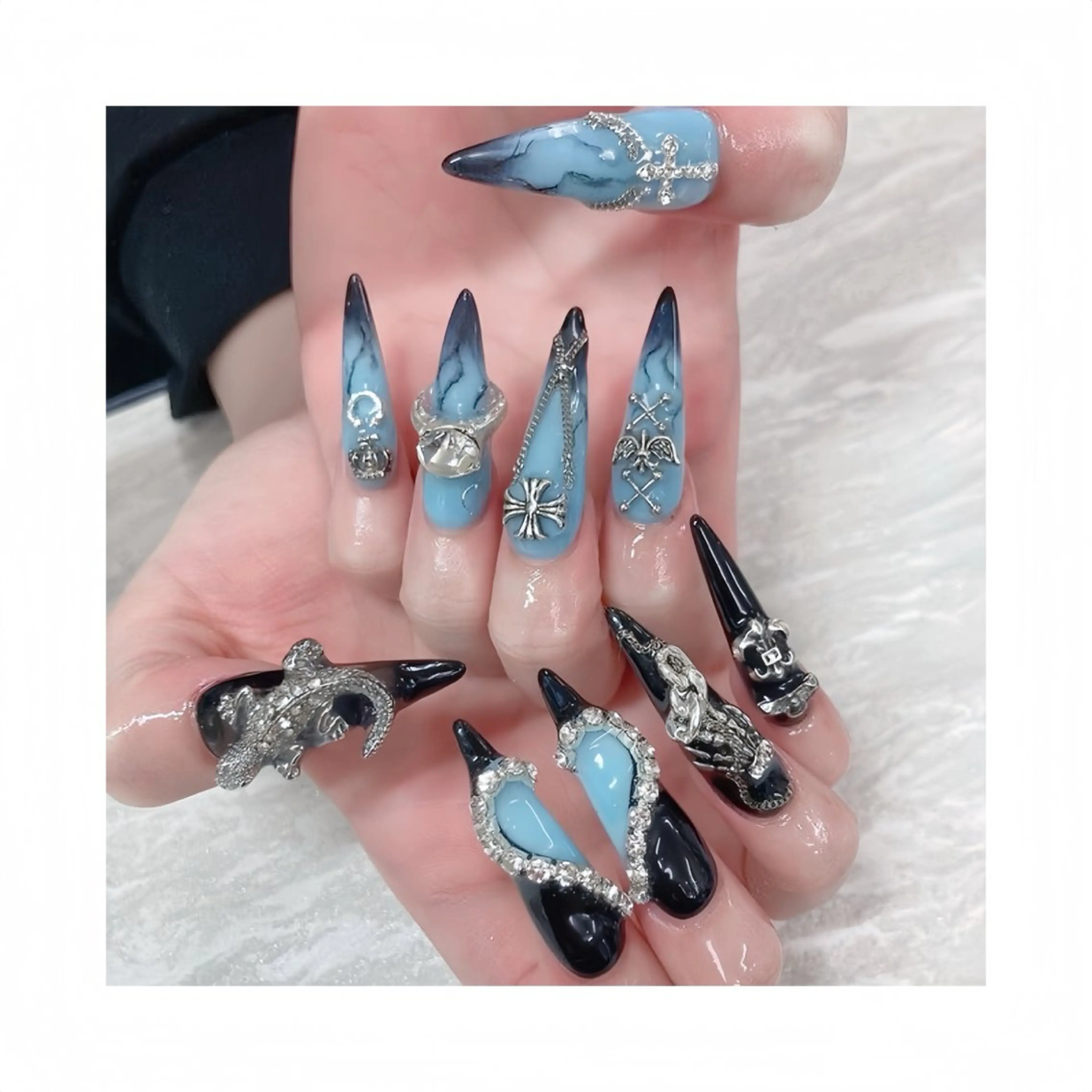 ネイル アートネイル チークネイル ジェルネイル ロングネイル マグネットネイル ハンドネイル Rin Nail 新大久保店のネイルデザイン