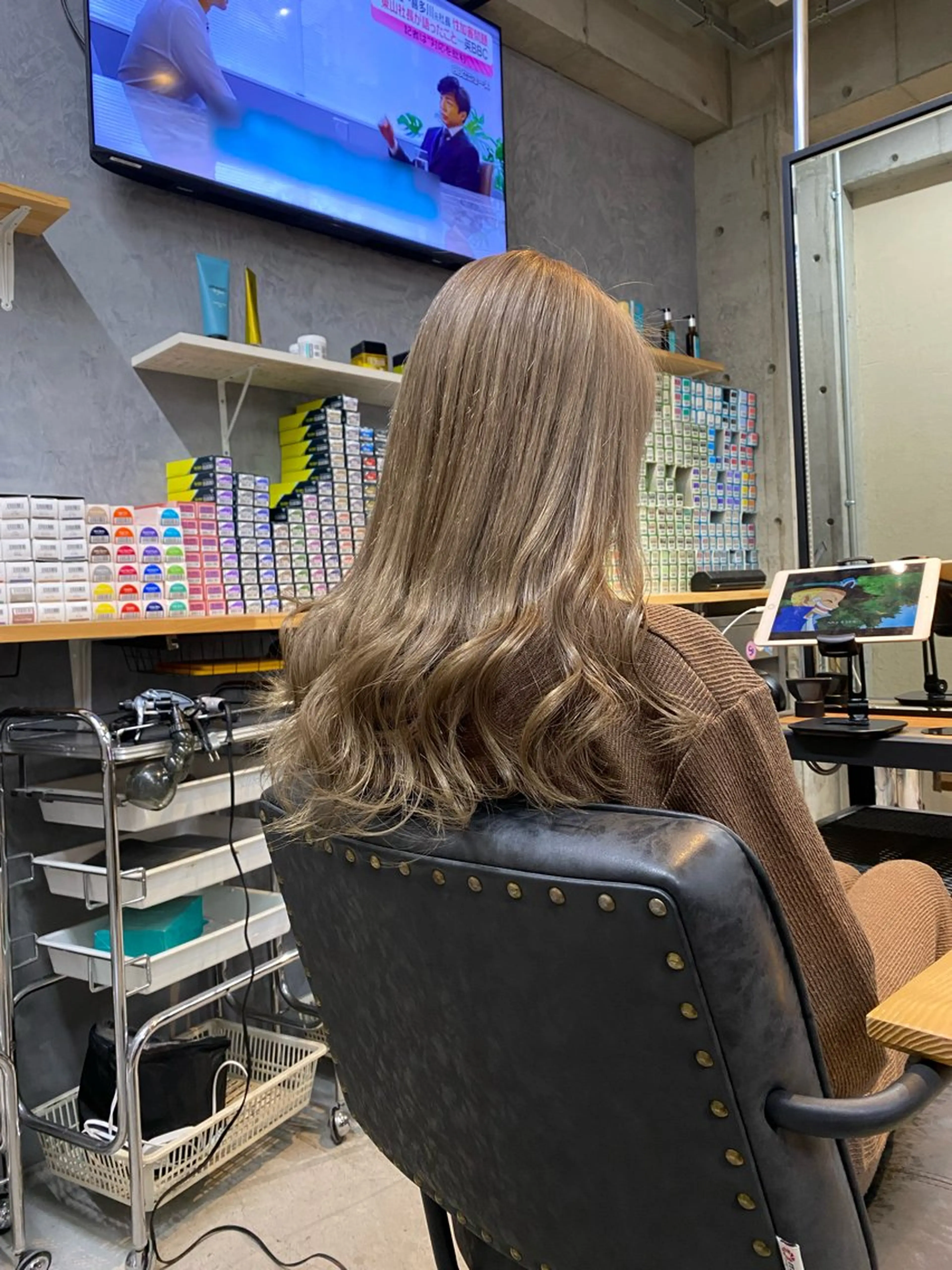 セミロング カラー ブリーチ ケアブリーチ ブリーチムラ修正 /ハイトーン/青砥大のヘアスタイル