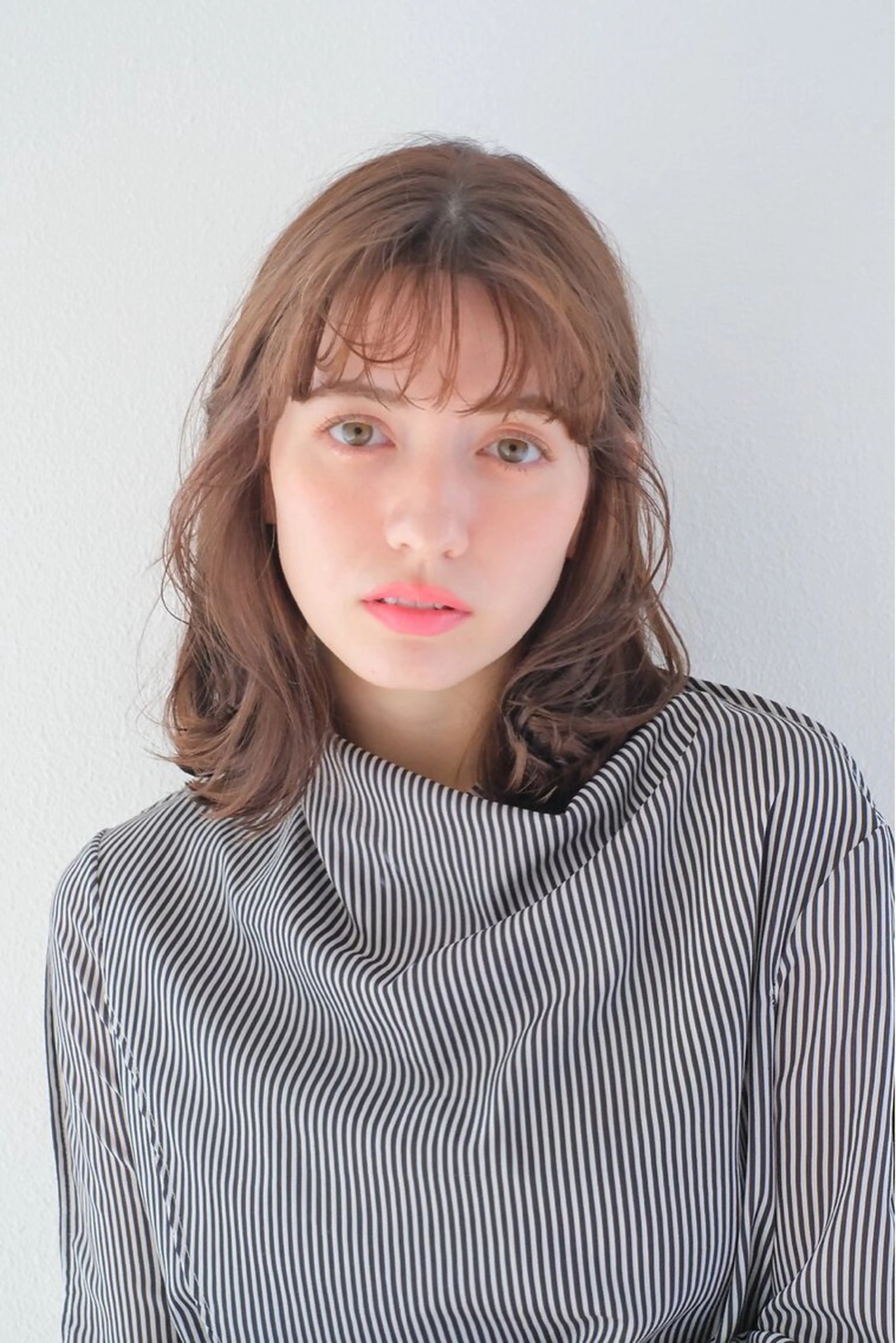 ミディアム カット ヘアカラー トリートメント ヘッドスパ ヘアセット 短めショートカット カットモデルのヘアスタイル