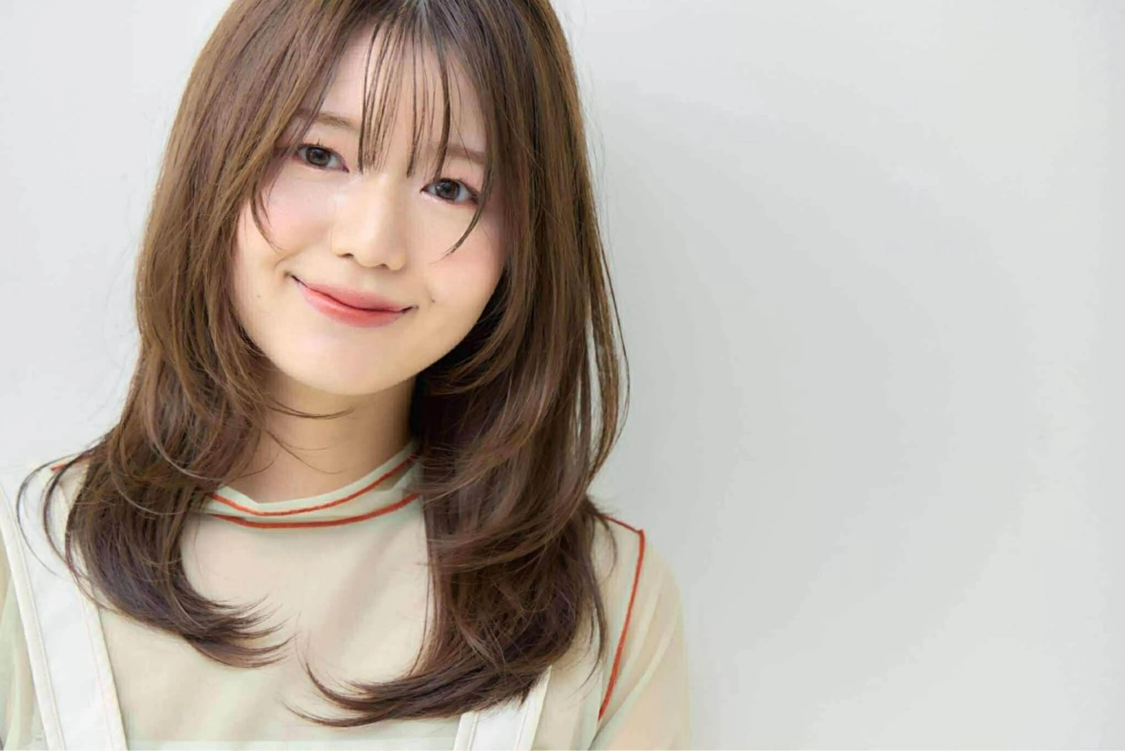 セミロング N. Miiのヘアスタイル