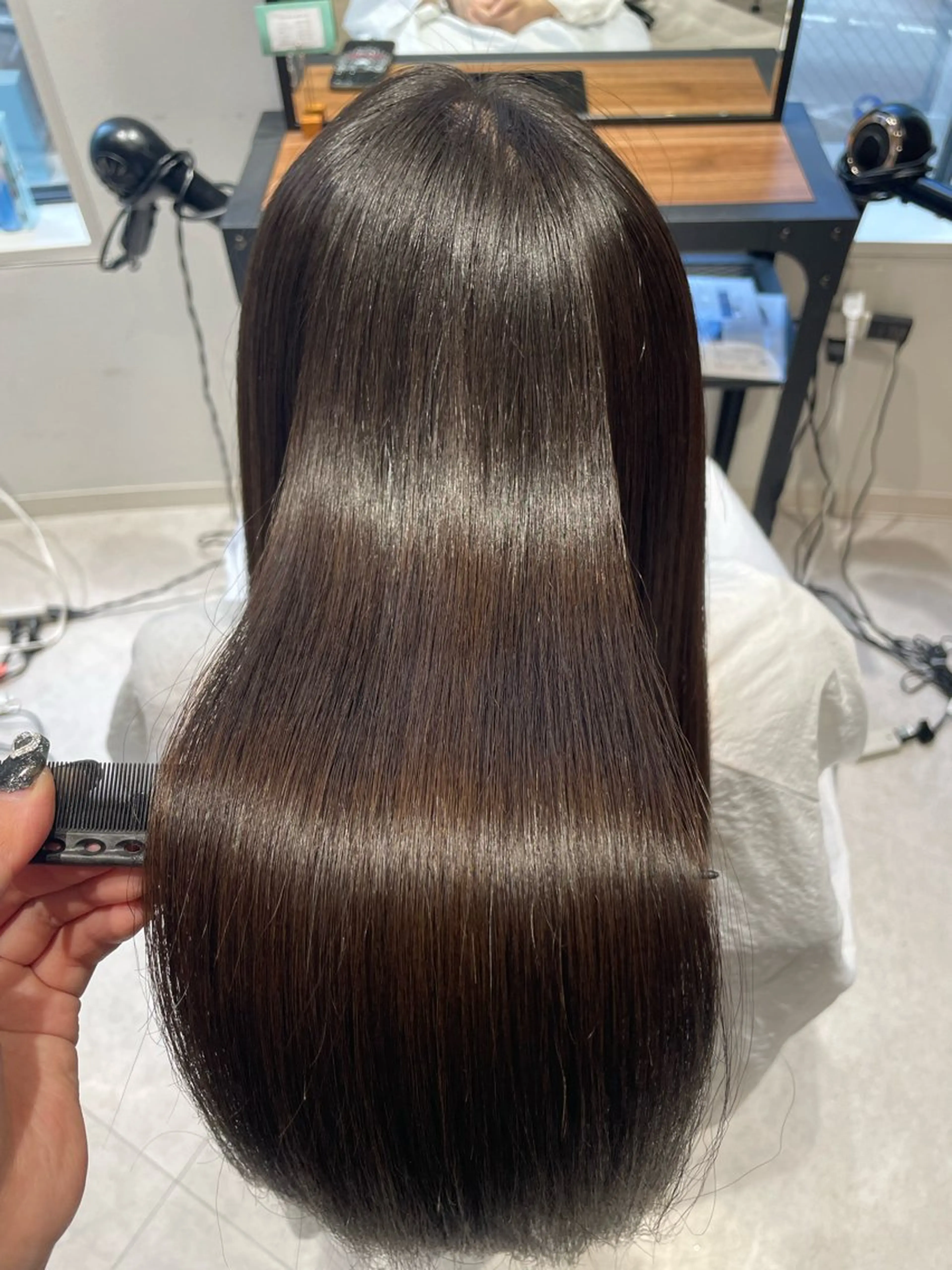 ロング カラー ヘアカラー トリートメント nayu / Fierのヘアスタイル