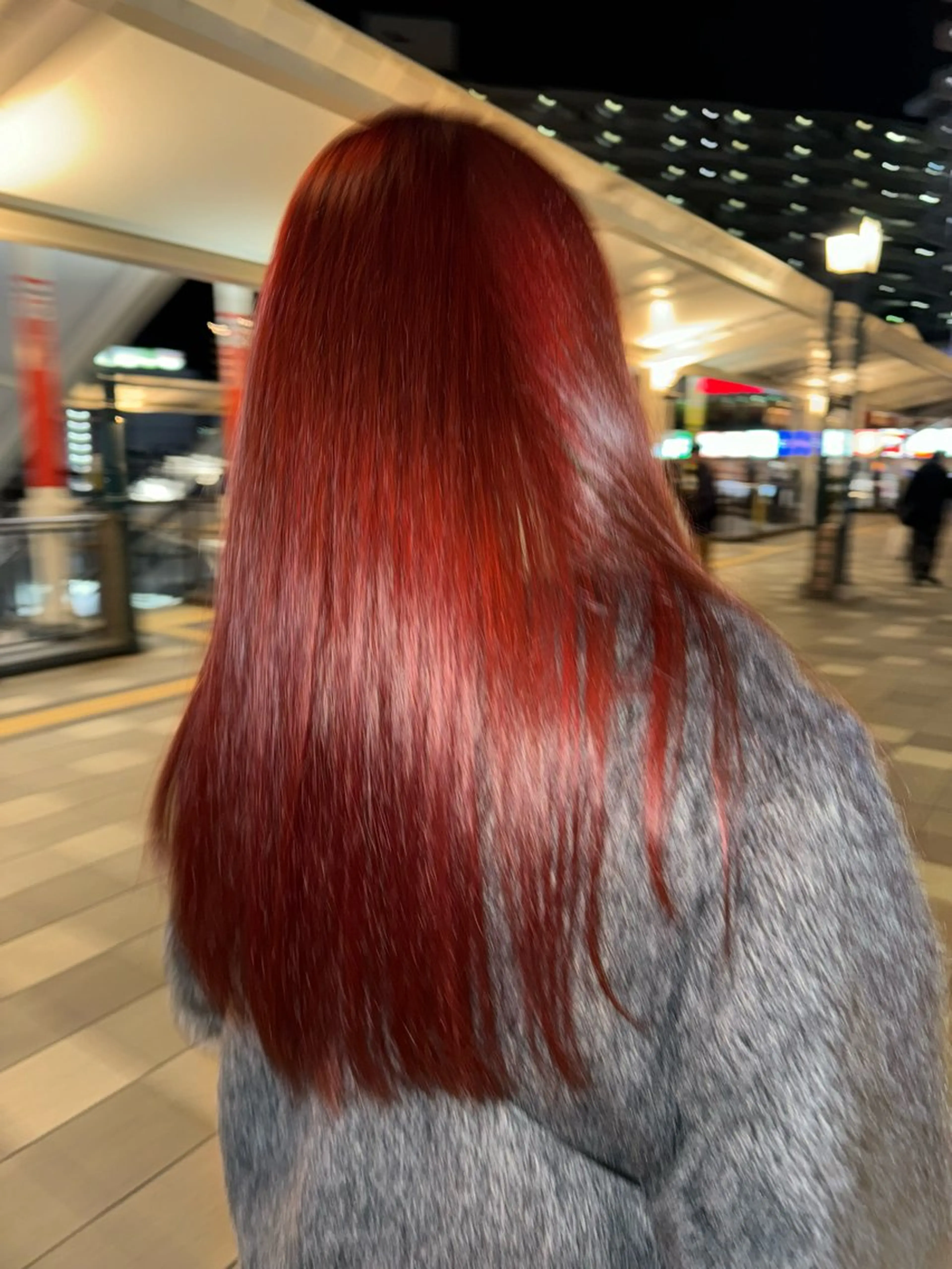 ロング カラー 鶴田 琴美のヘアスタイル