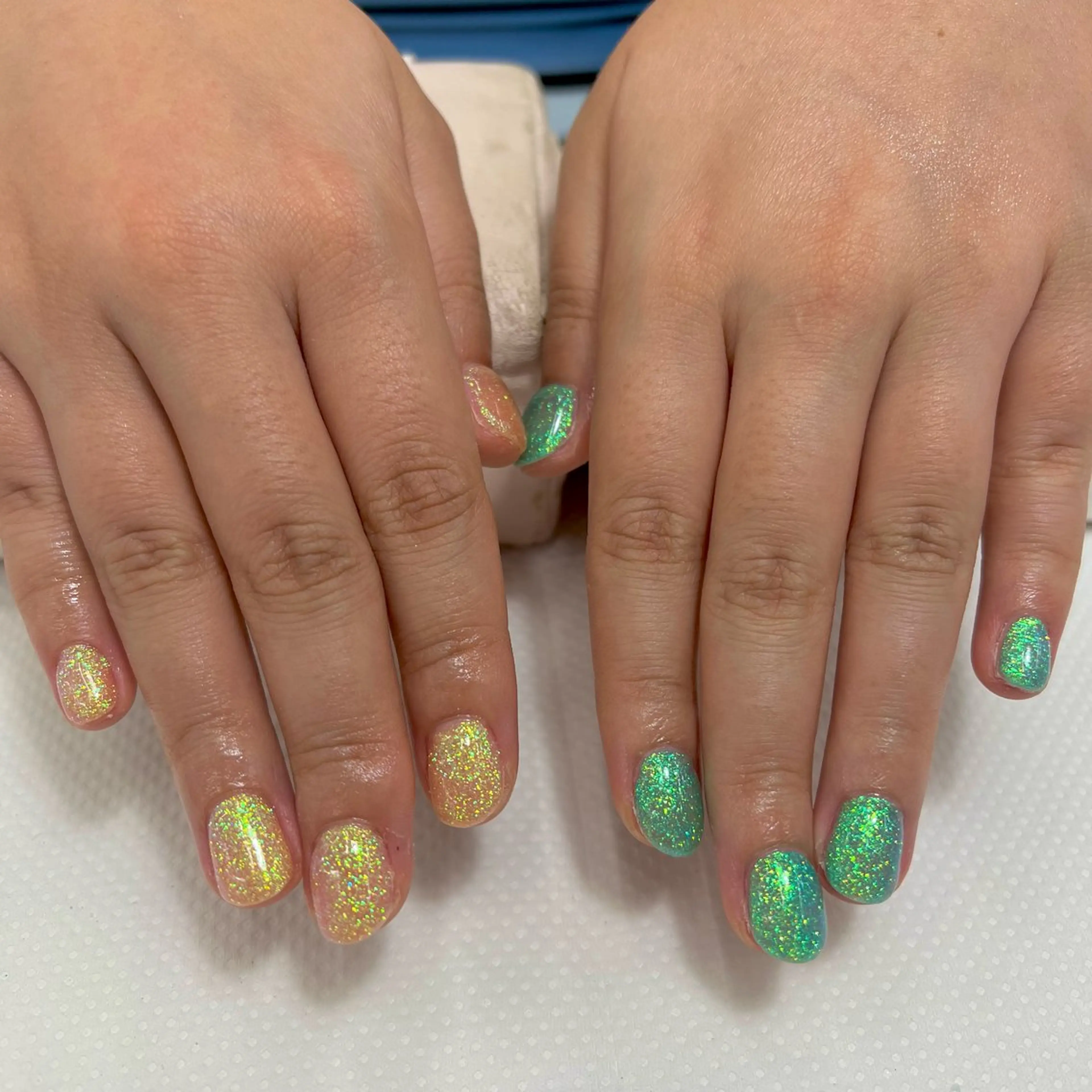 ネイル グリーン 黄色 【MAXKELLY】 KOBIKI🐾のネイルデザイン