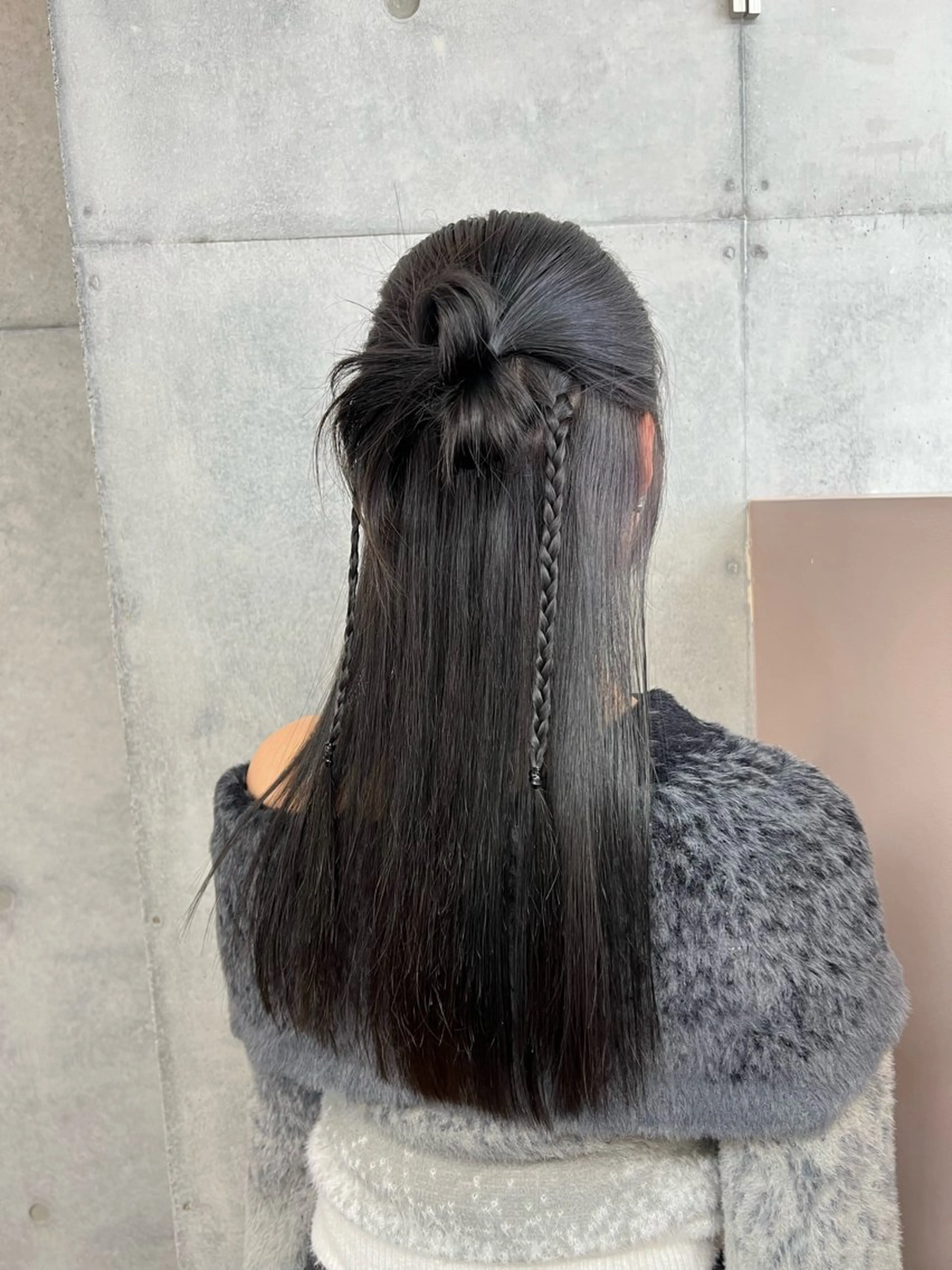 ロング ヘアカラー カコ/レイヤーカット ヘアアレンジのヘアスタイル