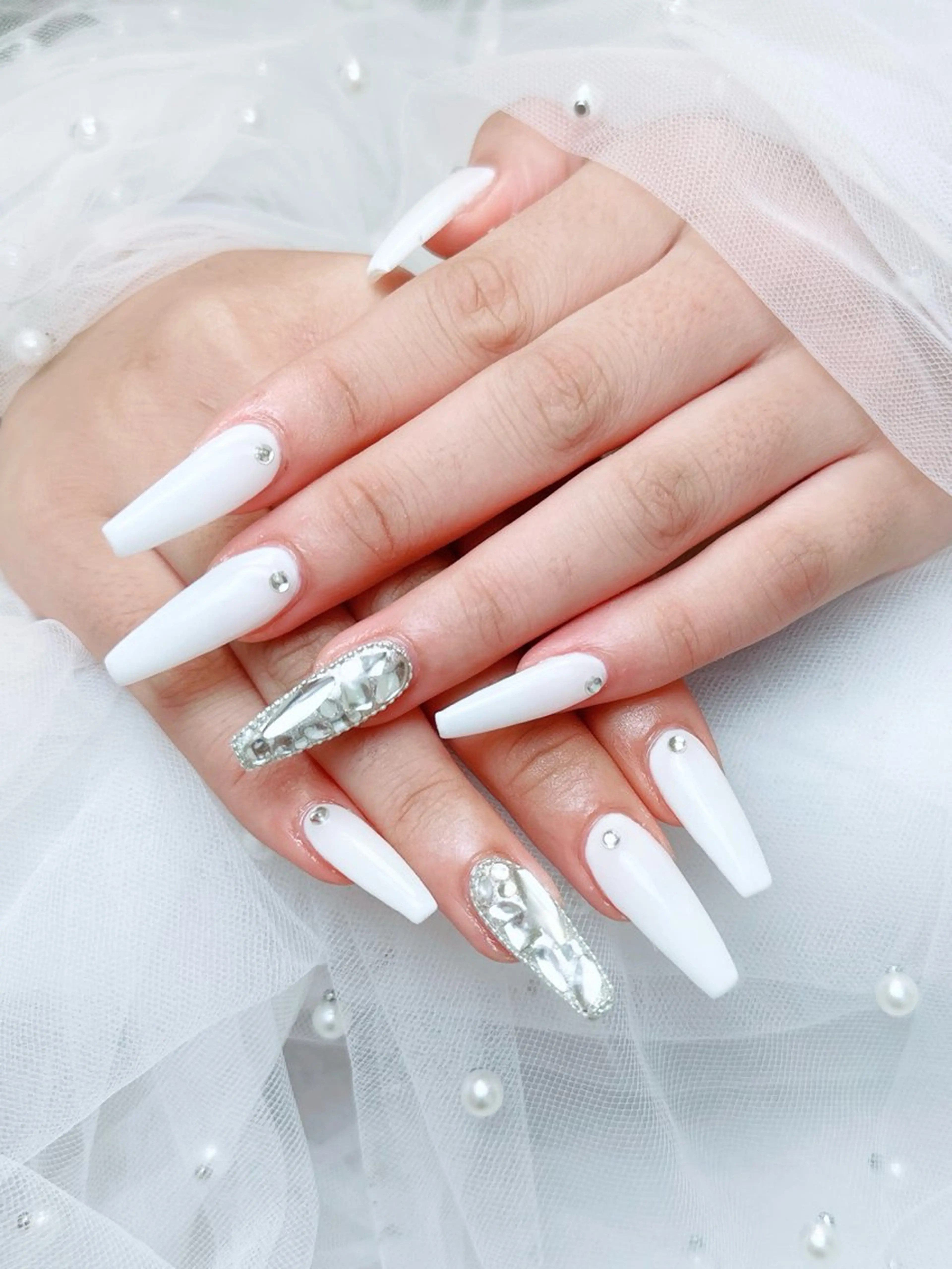 ネイル フレンチネイル ジェルネイル ハート 韓国ネイル マグネットネイル ハンドネイル ネイルサロン lotusのネイルデザイン