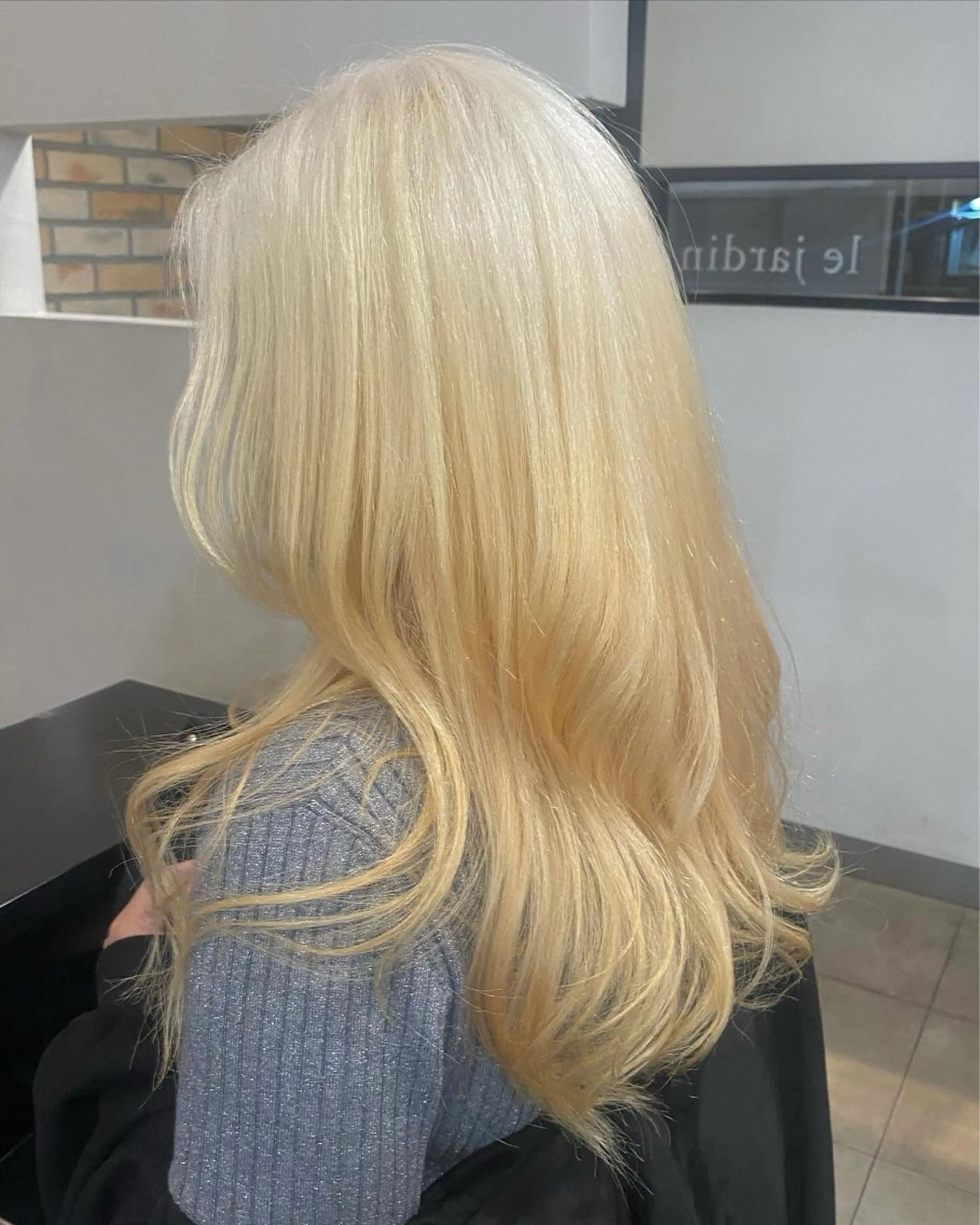 ロング カラー ヘアアレンジ ブロンド 烏山 達也のヘアスタイル