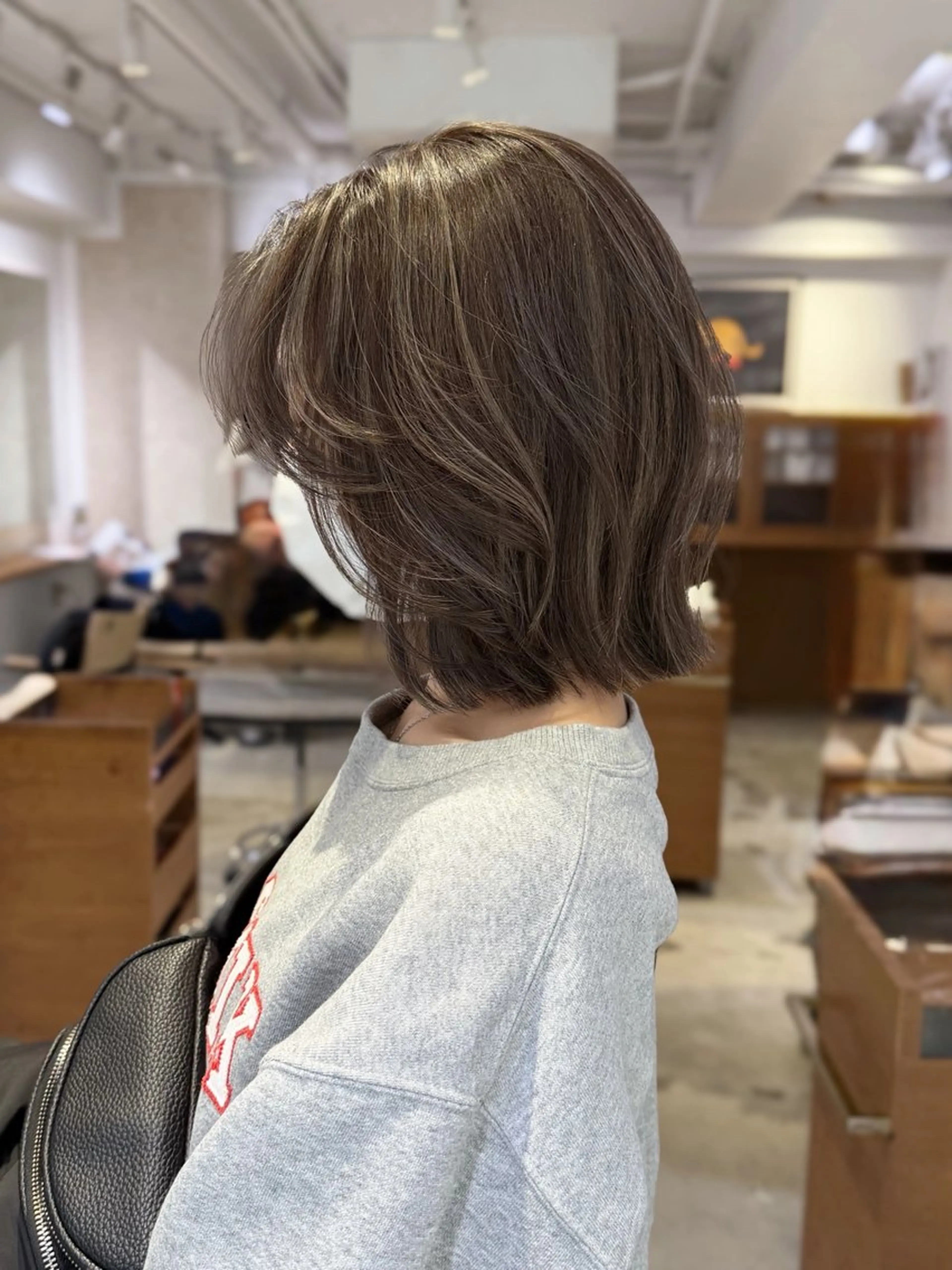 ミディアム カラー ハイライトカラー ボブ ハイライト レイヤーカット ナガミネアリサ/ 学芸大学/海外ヘアのヘアスタイル