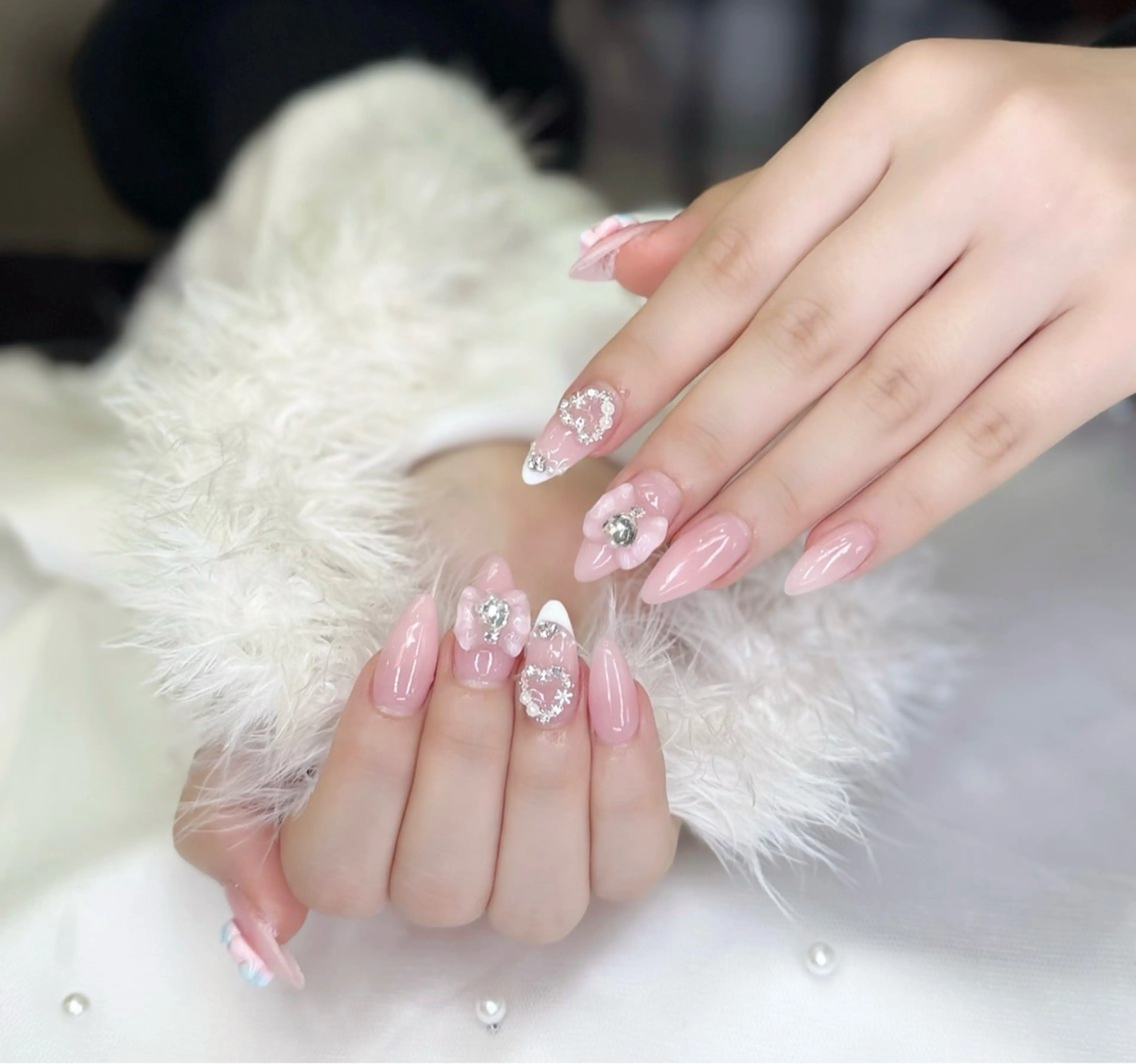 セミロング ハンドネイル Chann Channのネイルデザイン