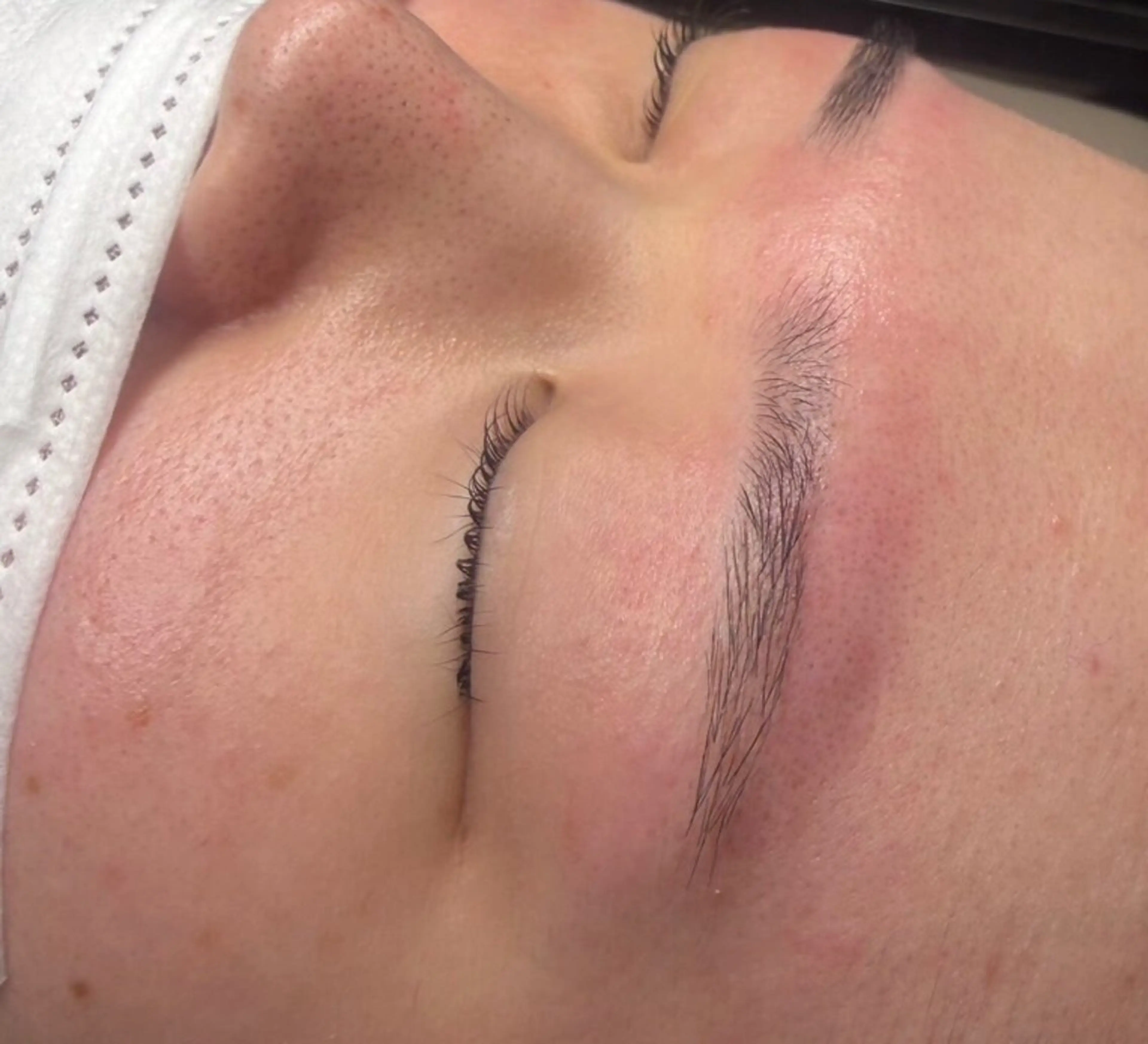 アイブロウ 眉毛ワックス脱毛 ✧N. BLANC✧ 御成門のマツエク・マツパデザイン