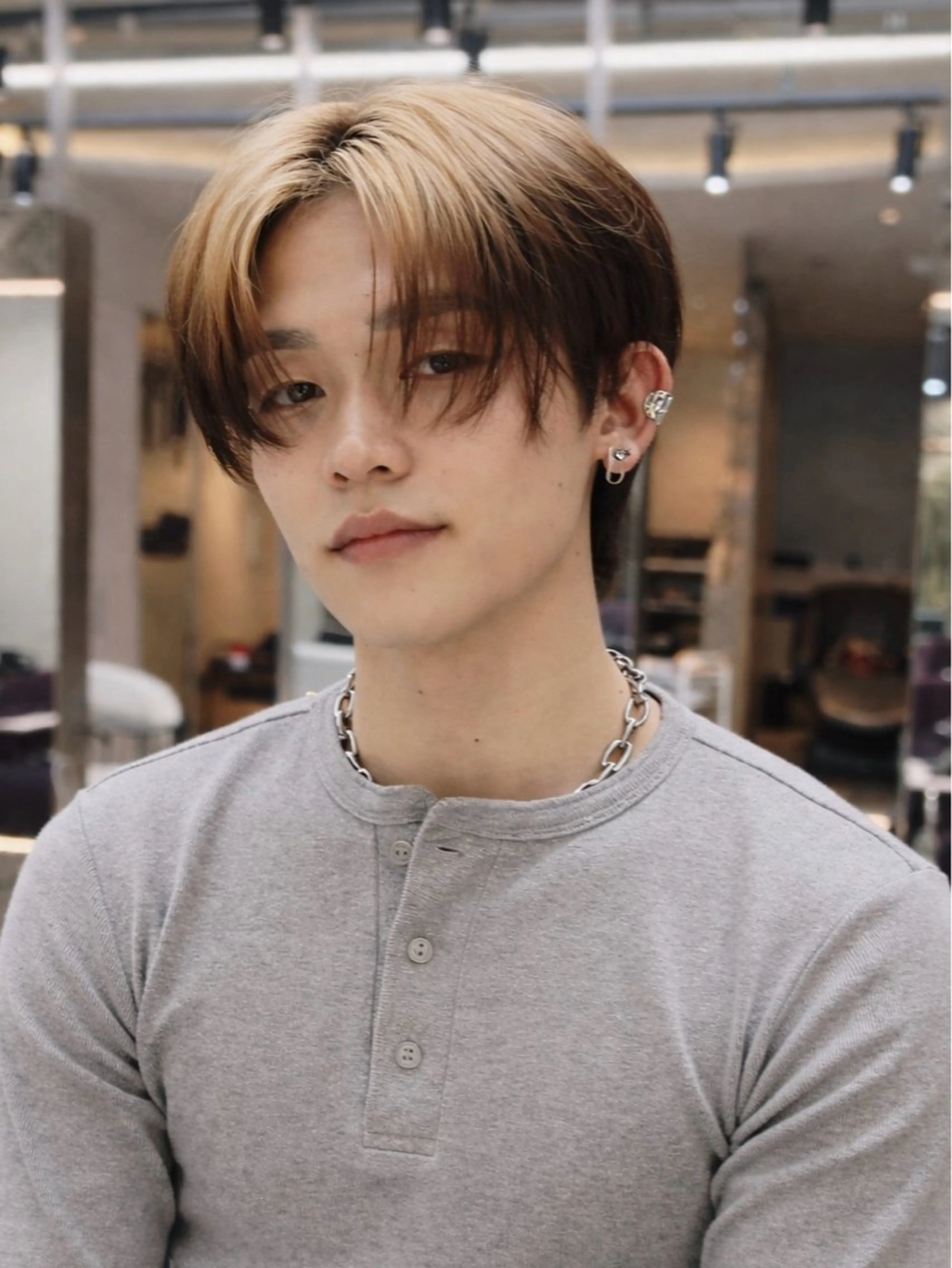 ショート ヘアカラー ヒナ/アイドル再現 ヘア/メンズヘア🦋のヘアスタイル