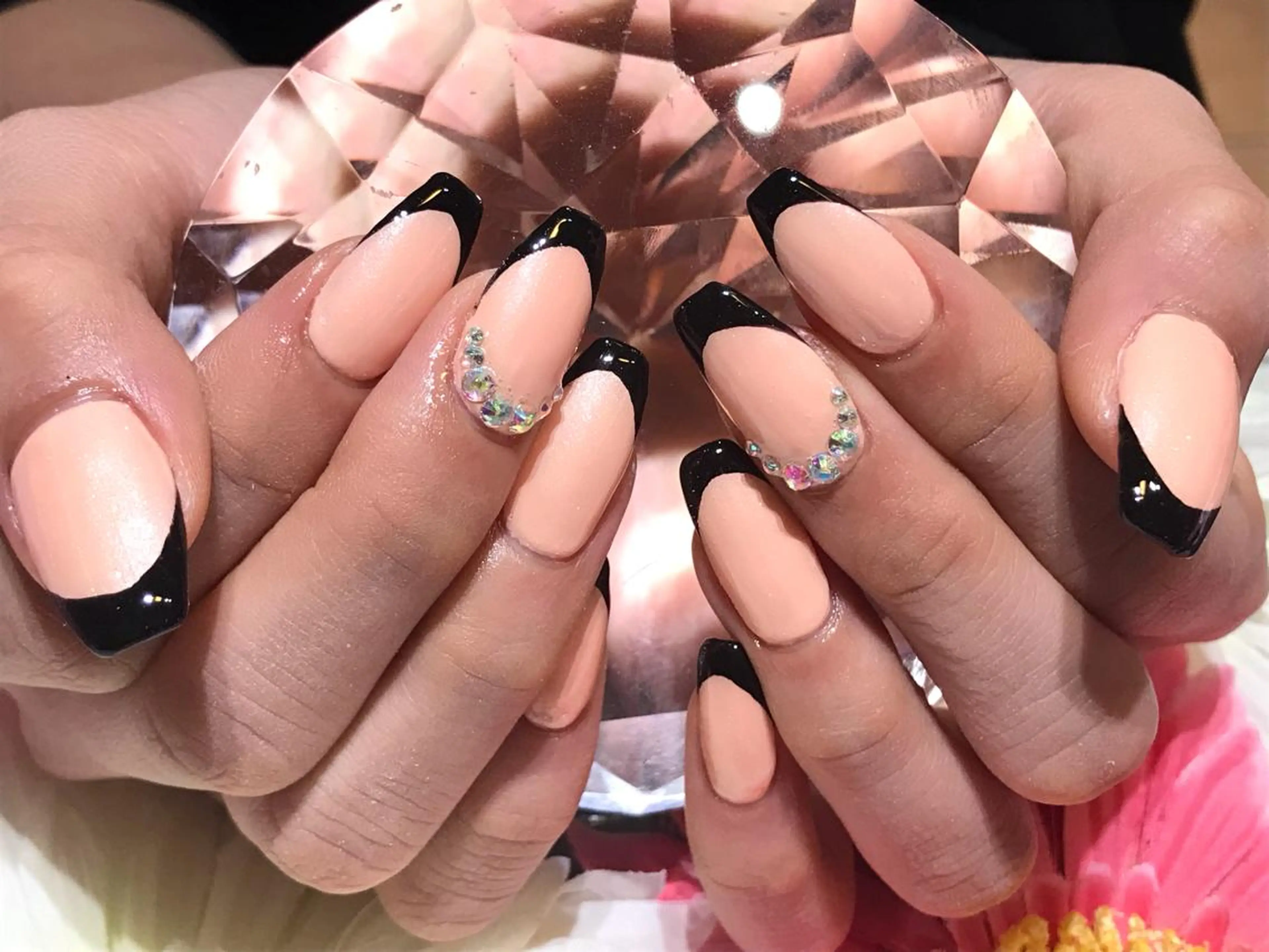 ネイル フレンチネイル ストーンネイル YUN 💅のネイルデザイン