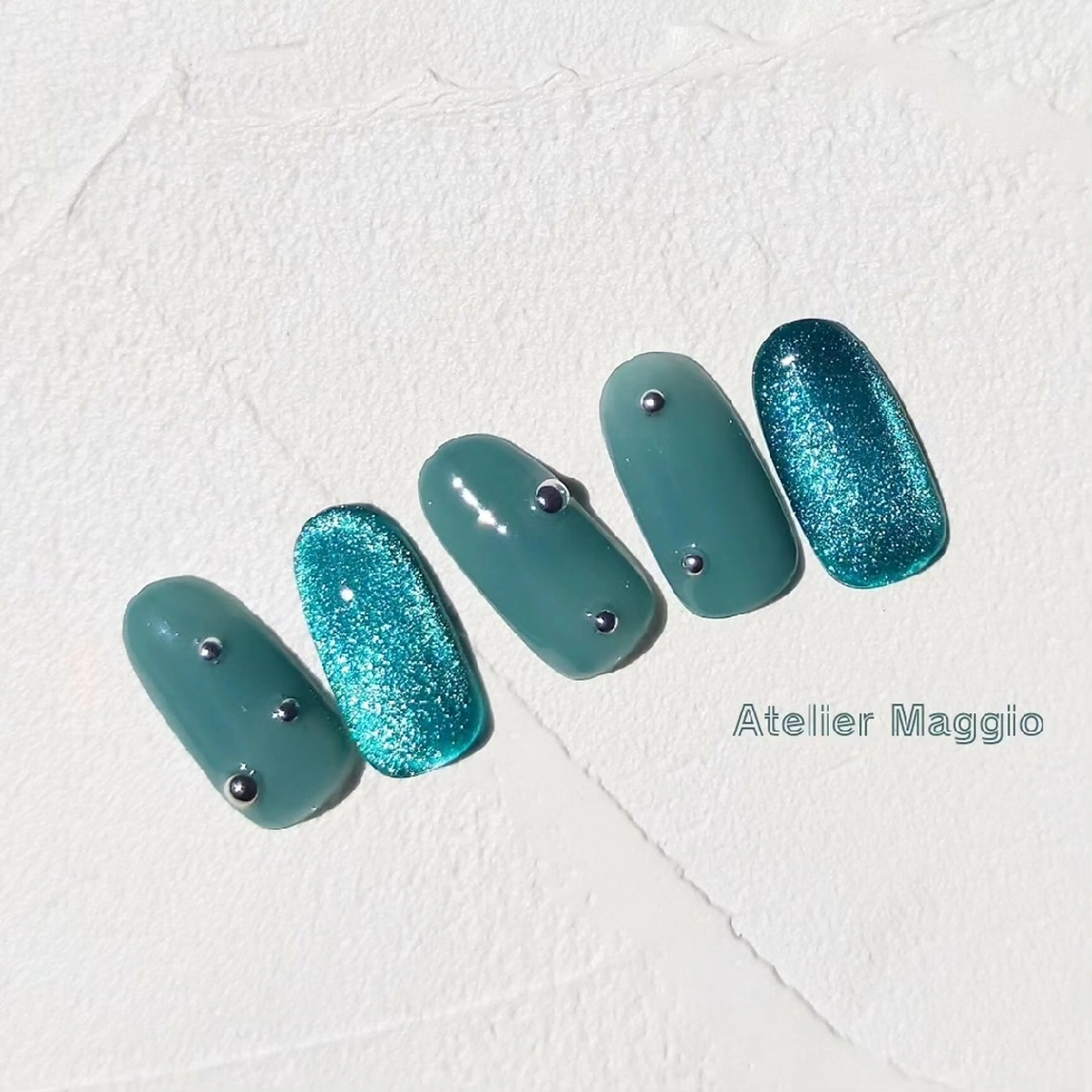 ネイル ジェルネイル マグネットネイル シルバー アトリエマッジョ madokaのネイルデザイン