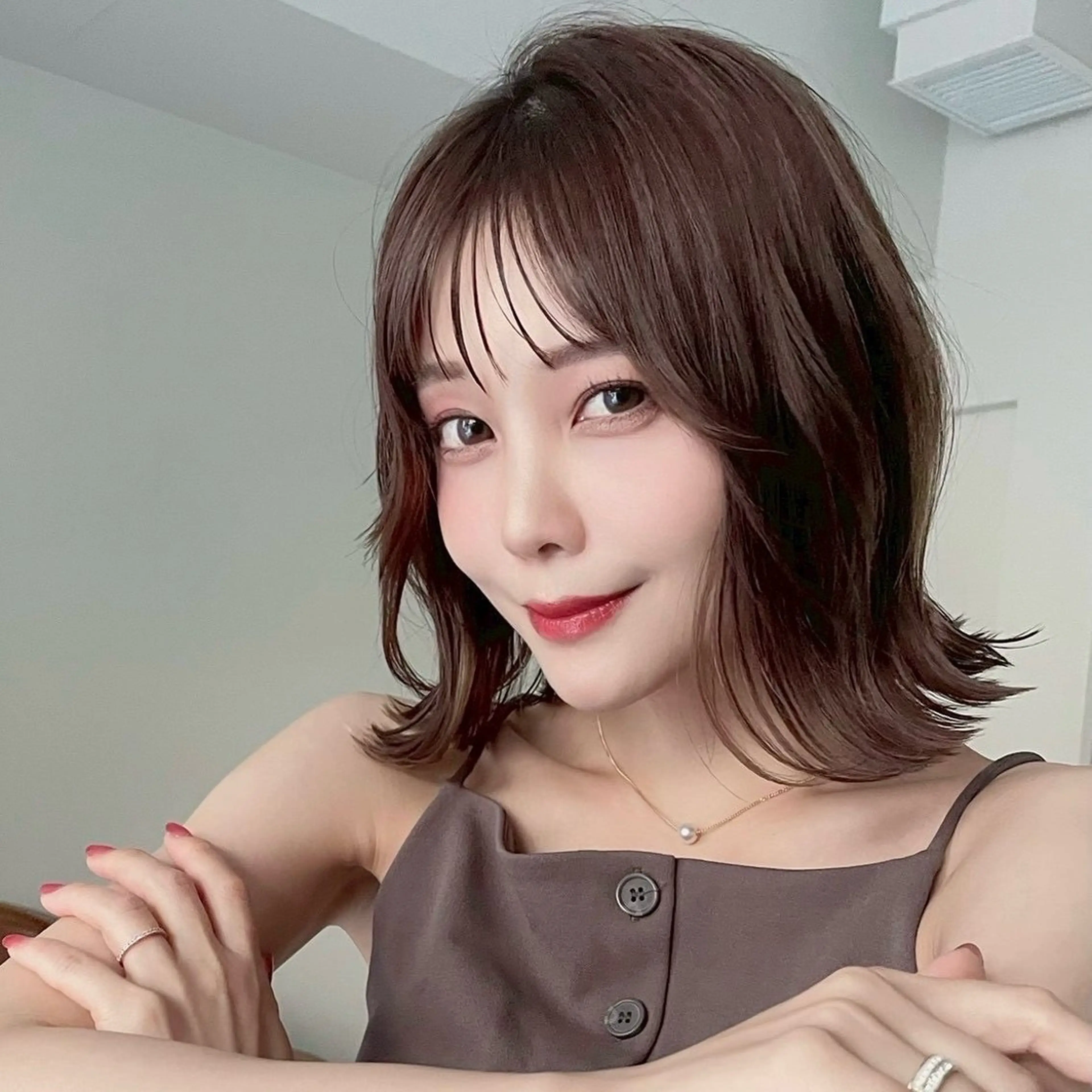 ショート カラー ヘアアレンジ カット ヘアカラー ボブ/縮毛矯正/美髪 似合わせ/透明感カラのヘアスタイル