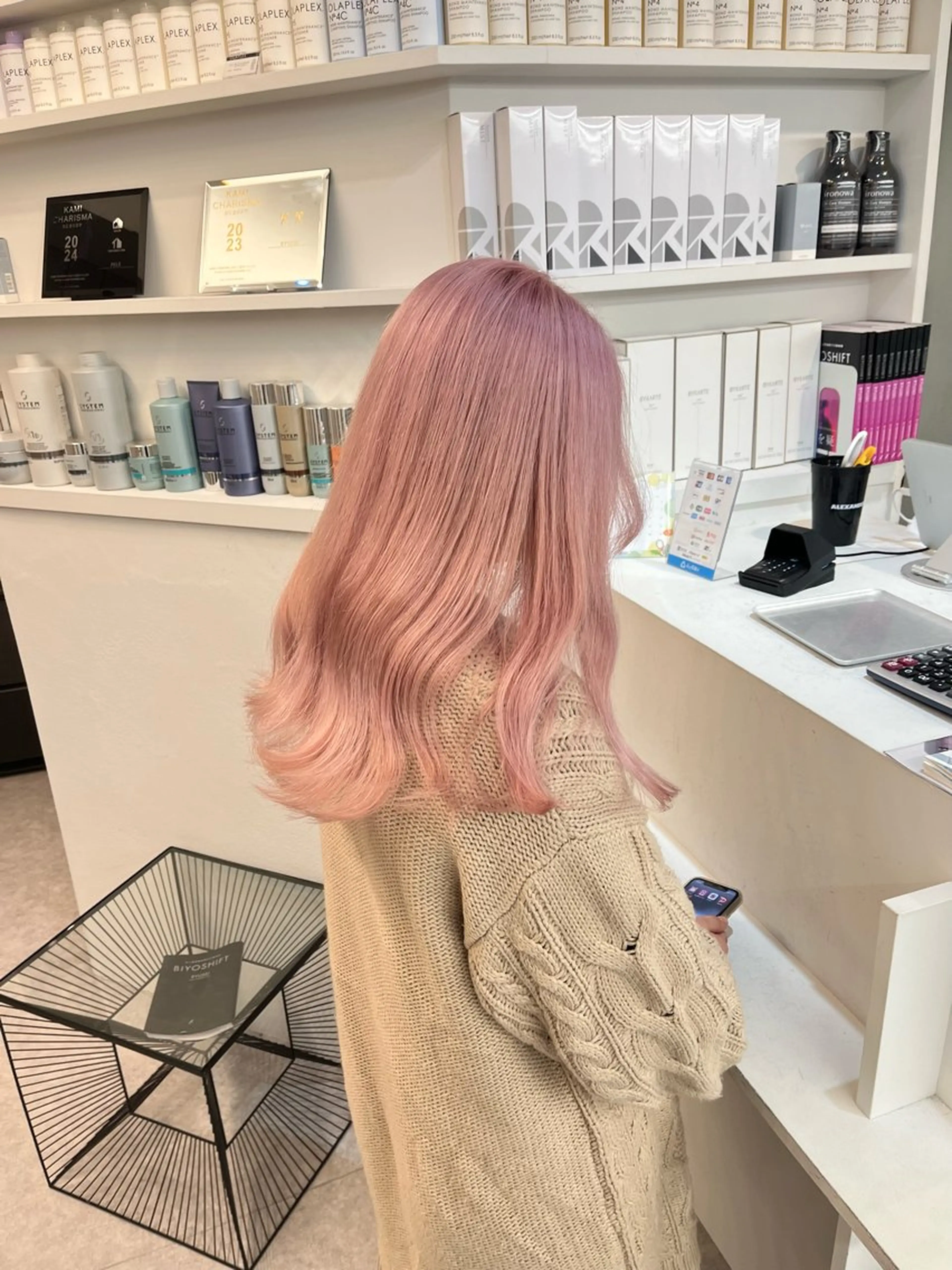 セミロング カラー ベージュカラー ブロンド ダブルカラー ハイトーンカラー ピンクカラー カットモデル様無料 💎saaya💎のヘアスタイル