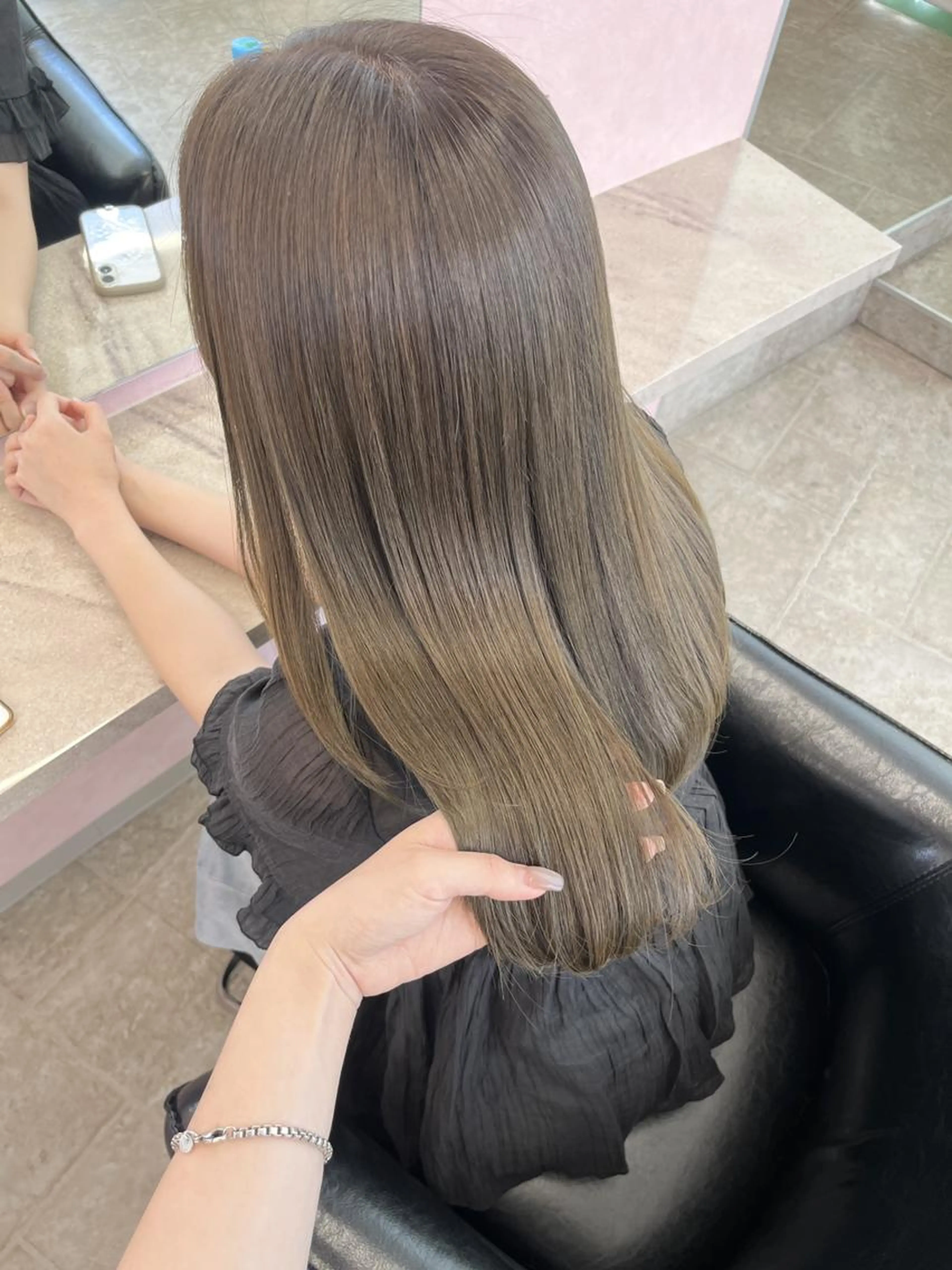 💗ブリーチなしWカラー(赤みのないエドルカラー付き✨)+3stepトリートメント ¥7500🕊️➰の写真