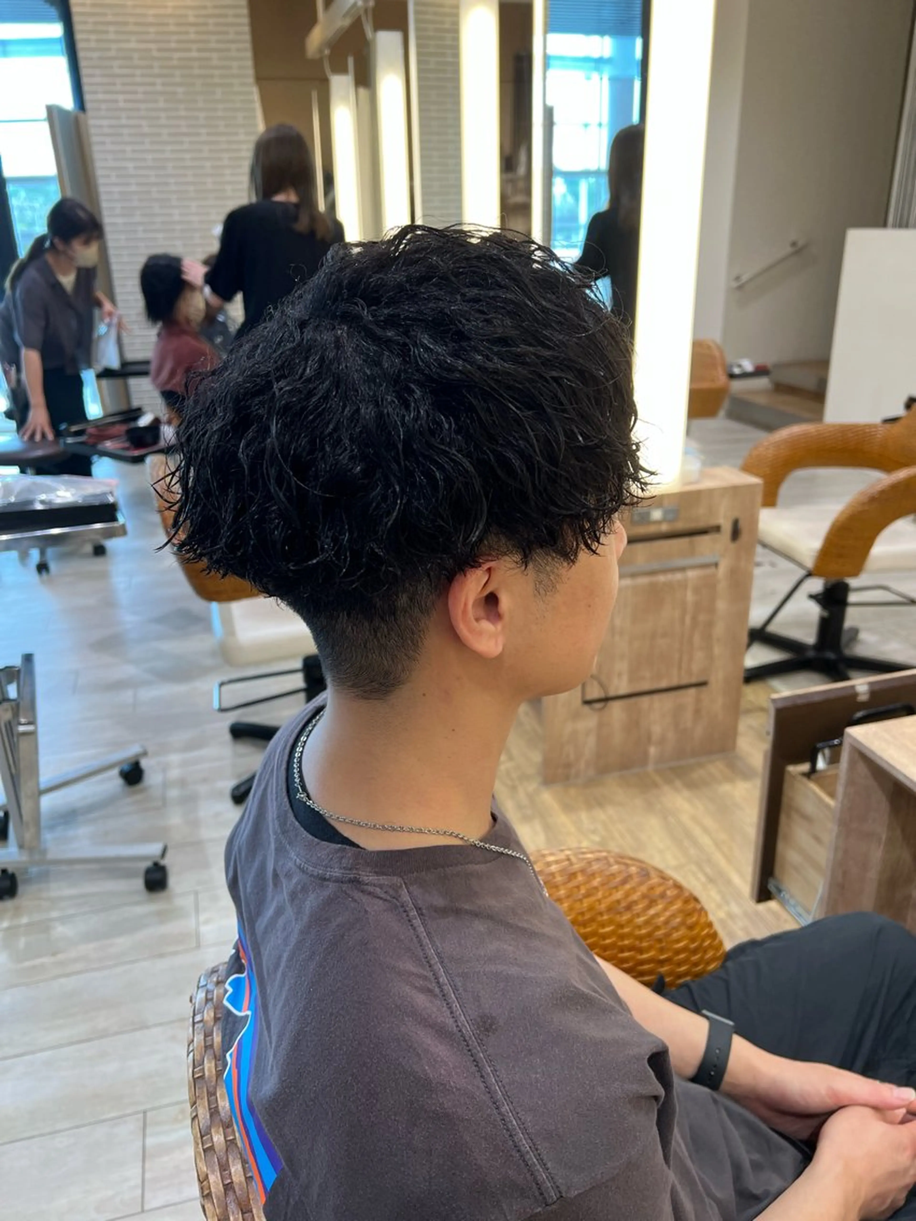 
- エリア
- 明石駅
- 営業時間
- 月 10:00-19:00 火 10:00-19:00 水 10:00-19:00 木 10:00-19:00 金 10:00-19:00 土 09:00-18:00 日 09:00-18:00 祝 09:00-18:00 最終受付時間 平日 カット+パーマ・カット+カラー 17:00 カットのみ 18:00 土日 カット+パーマ・カット+カラー 16:00 カットのみ 17:00
- お支払い
- Mastercard / Visa / JCB / American Express / Diners Club / Discover / 銀聯PayPay / 楽天Edy / QUICPay / iD / 交通系IC / その他
- 席数
- 16席
- 駐車場
- あり
- 禁煙・喫煙
- 禁煙
- お子様連れ
- お子様連れ可
- その他
- メンズ歓迎
- サロン電話番号
- お問い合わせ先
![パーマ メンズ カット パーマ 赤本悠斗波巻きパーマ メンズパーマのヘアスタイル