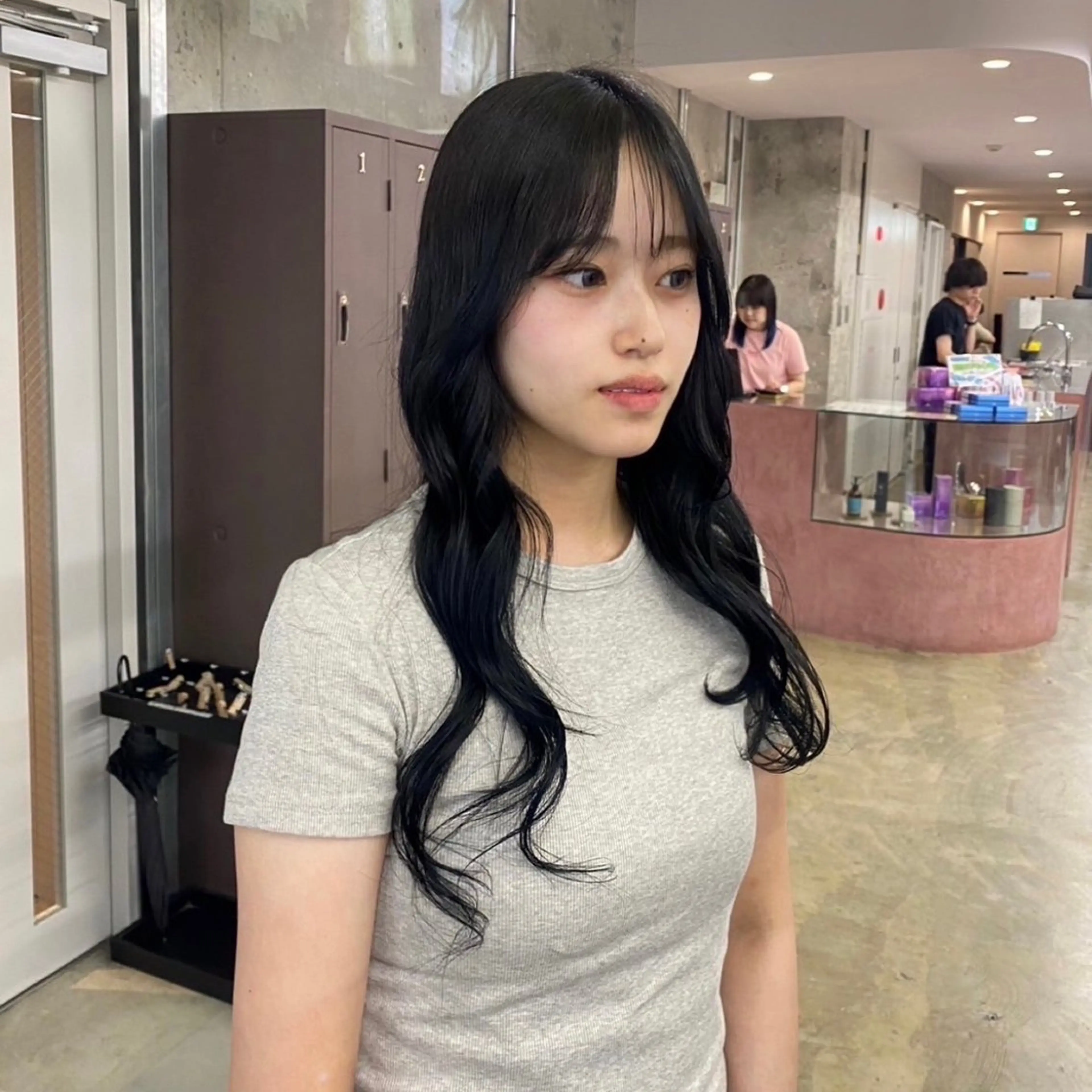 ロング カラー Cocona 🦤 /ブリーチ/艶カラーのヘアスタイル