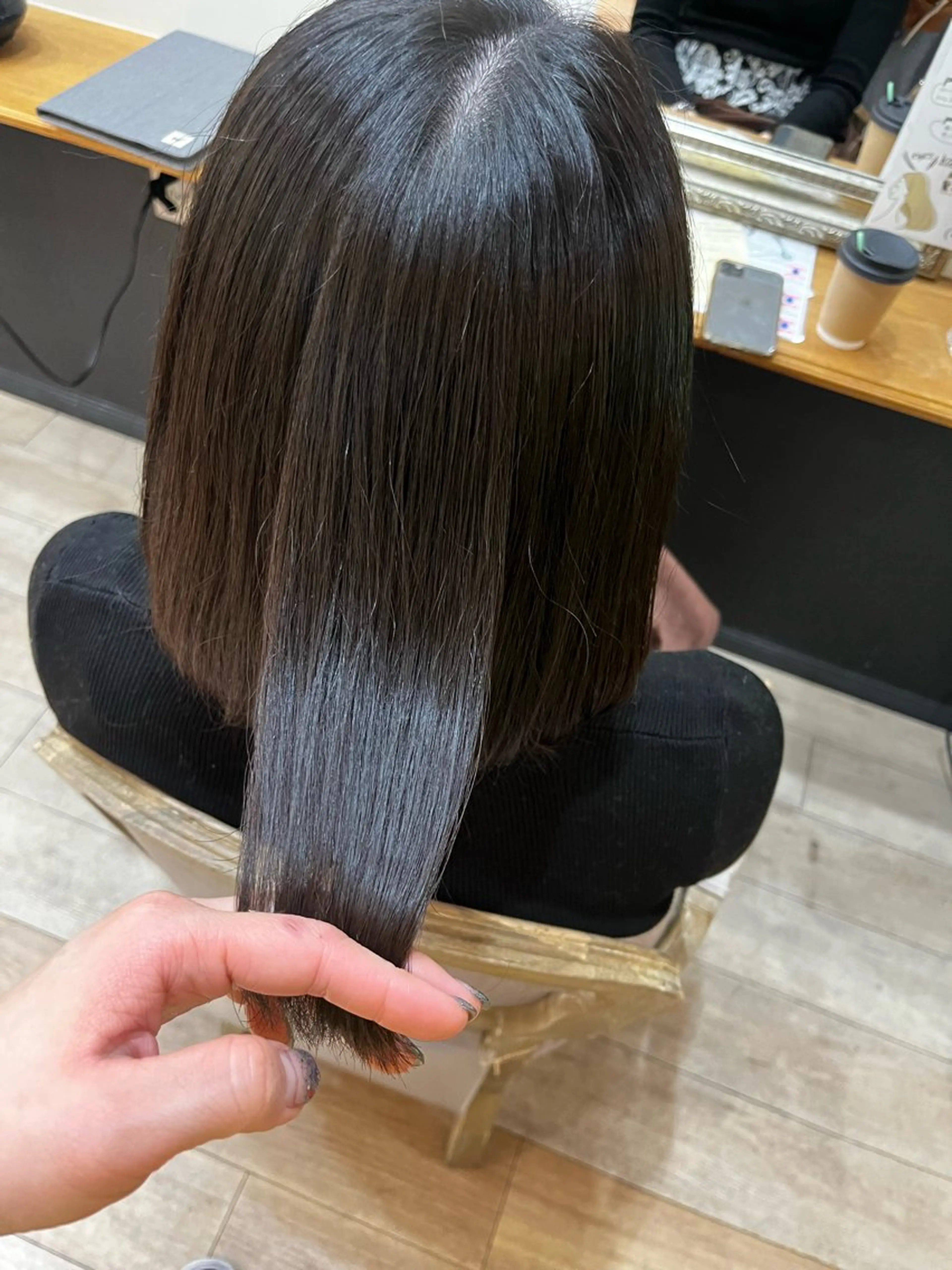 カラー ヘアカラー トリートメント しおり🍬 KOKORO🤍のヘアスタイル