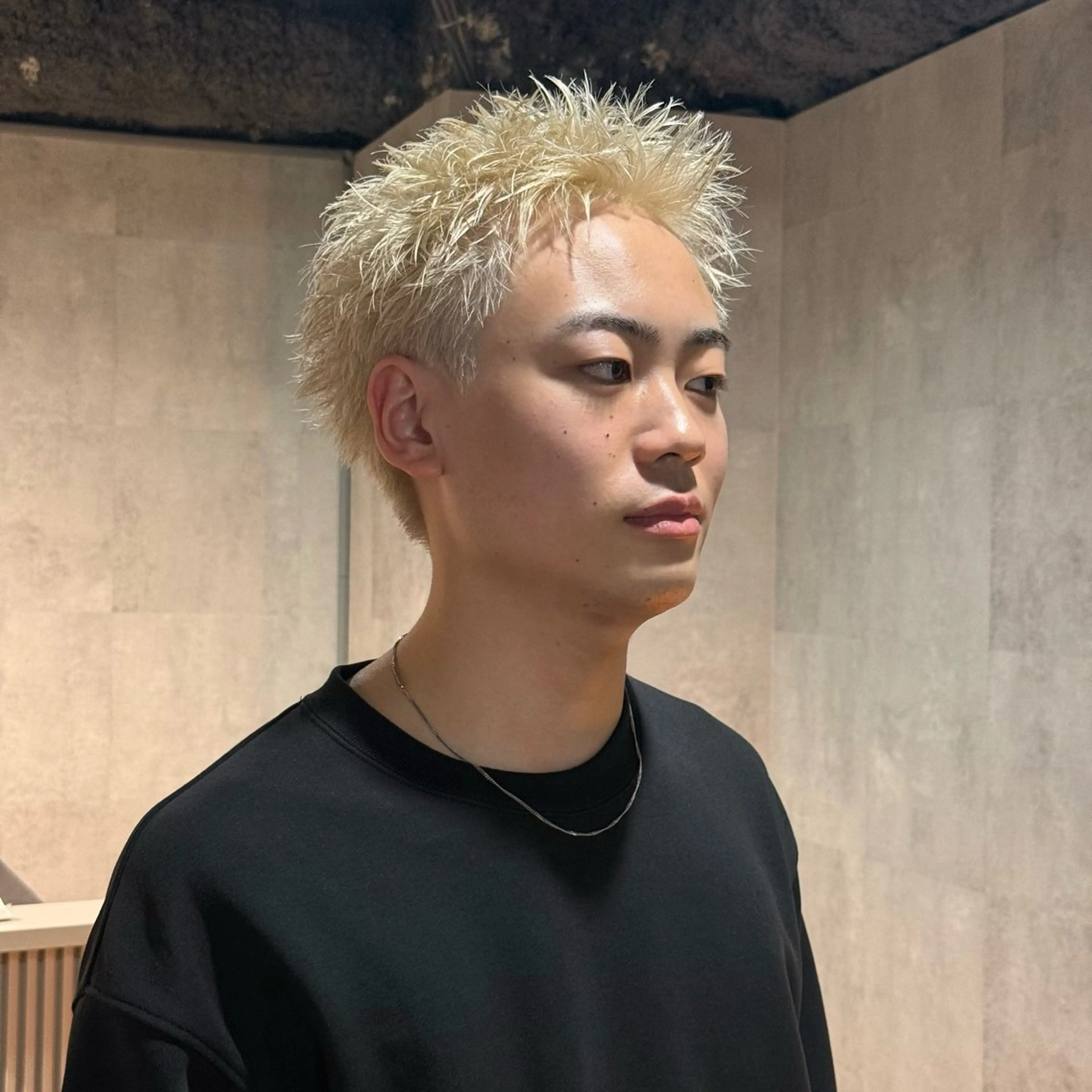 ショート カラー メンズ メンズブリーチ メンズハイトーン スパイキーショート ブリーチ ブロンド カット ヘアカラー スパイキーショート/ 短髪/渋谷/kiyoのヘアスタイル