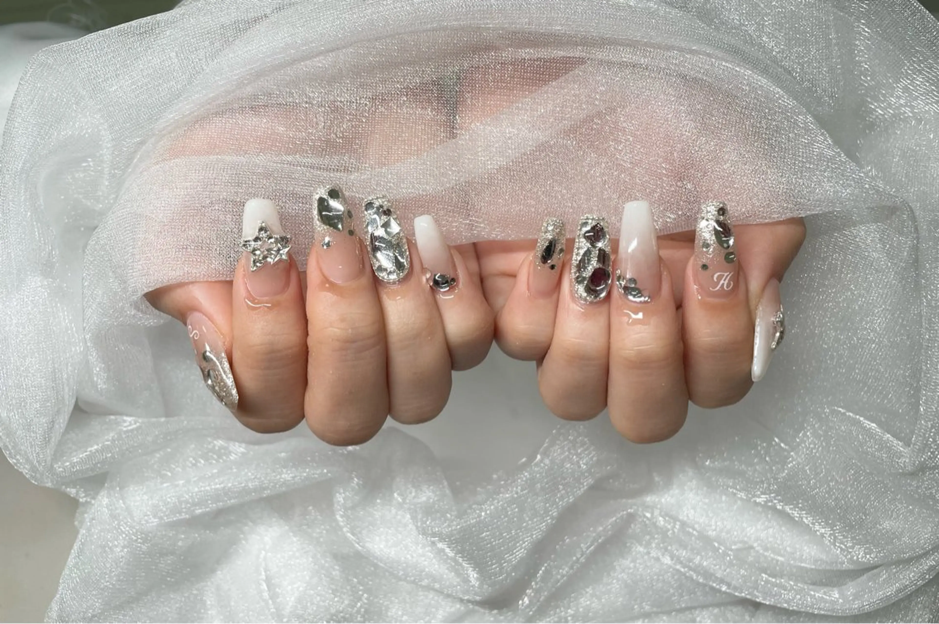 ネイル ハンドネイル Roi〈ロワ〉 Minakoのネイルデザイン