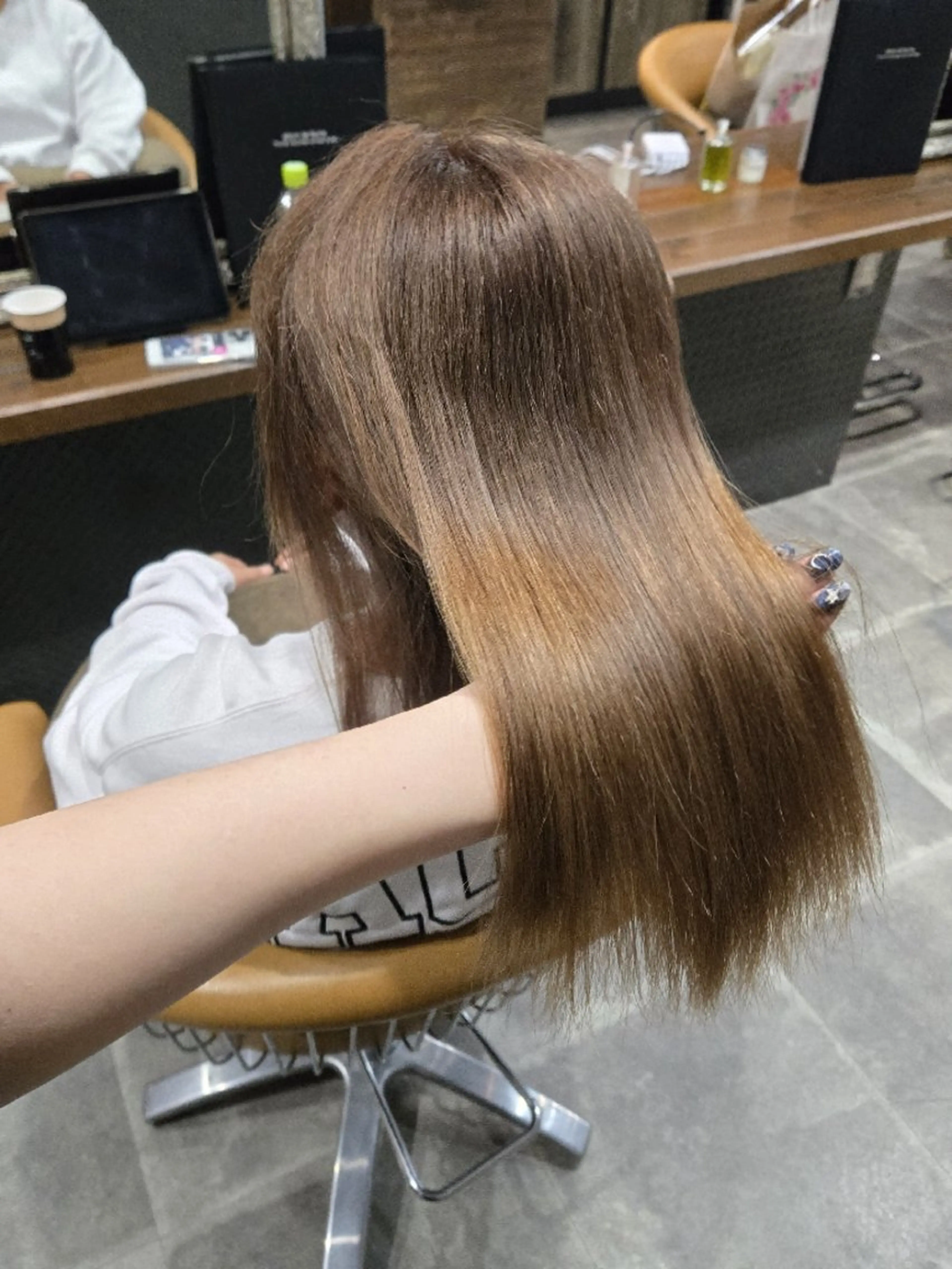 カラー ブリーチ 縮毛矯正 enx 渡邊 愛結🎀のヘアスタイル